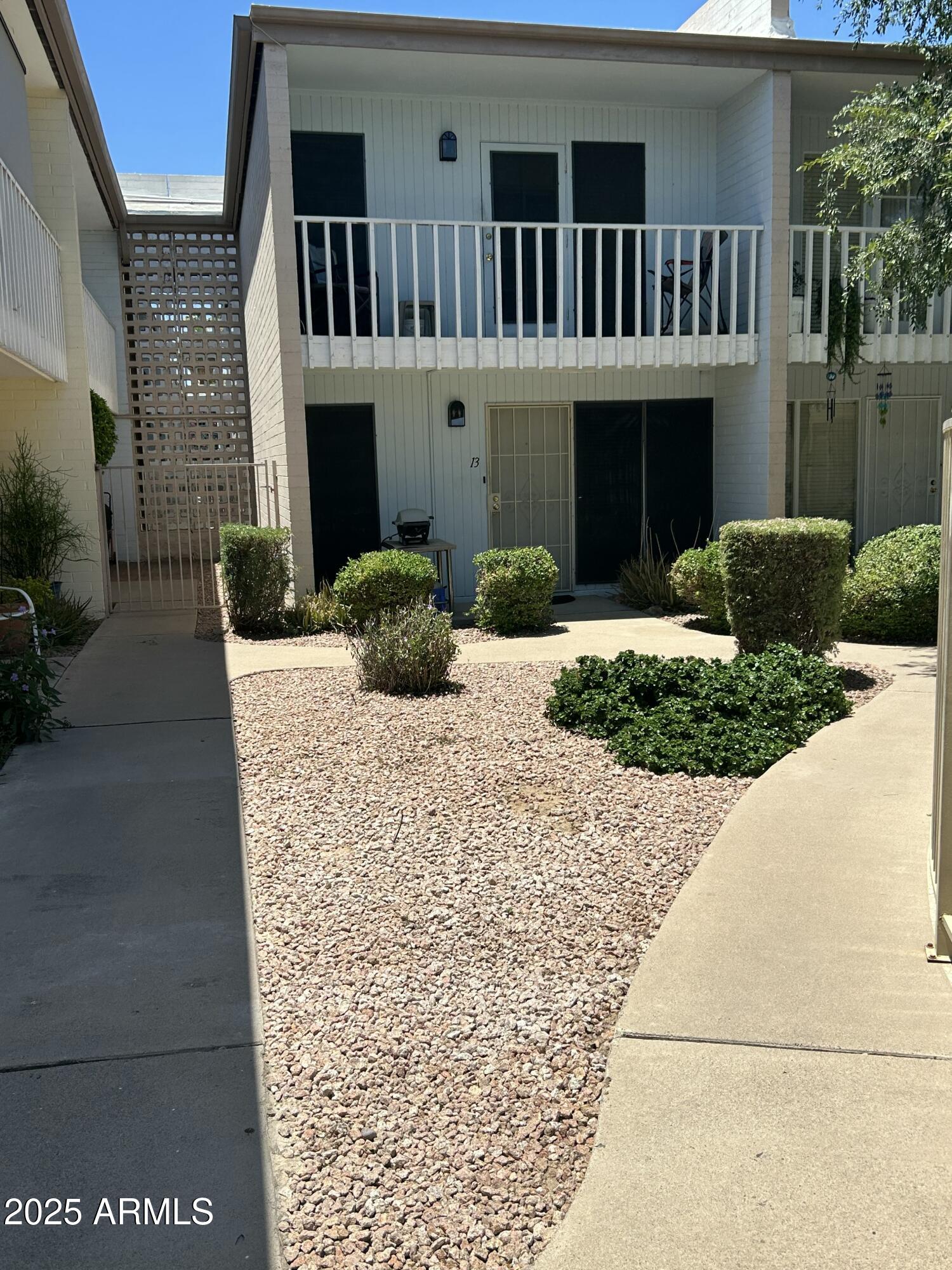 1734 W TUCKEY Lane, 14