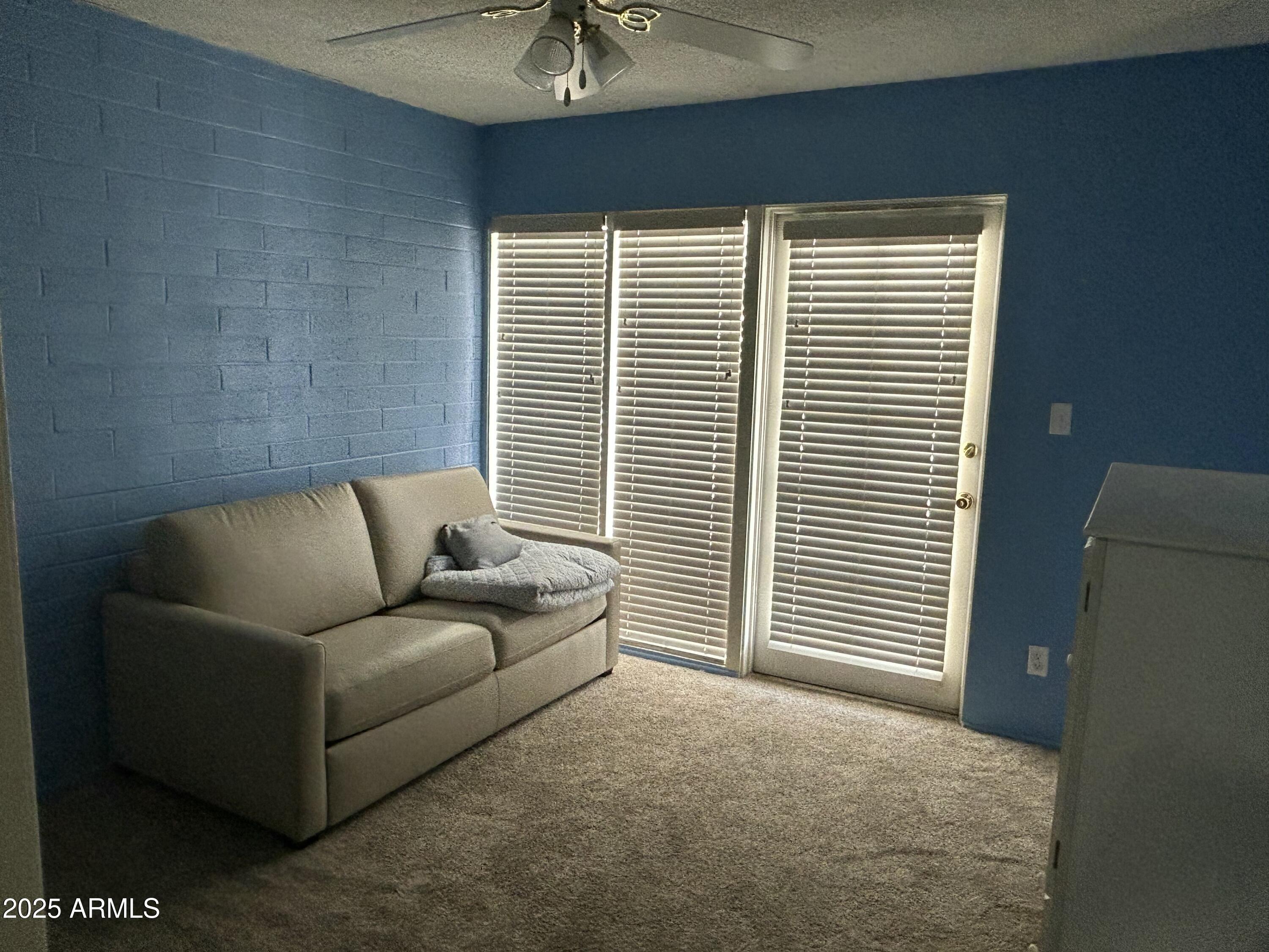 1734 W TUCKEY Lane, 14