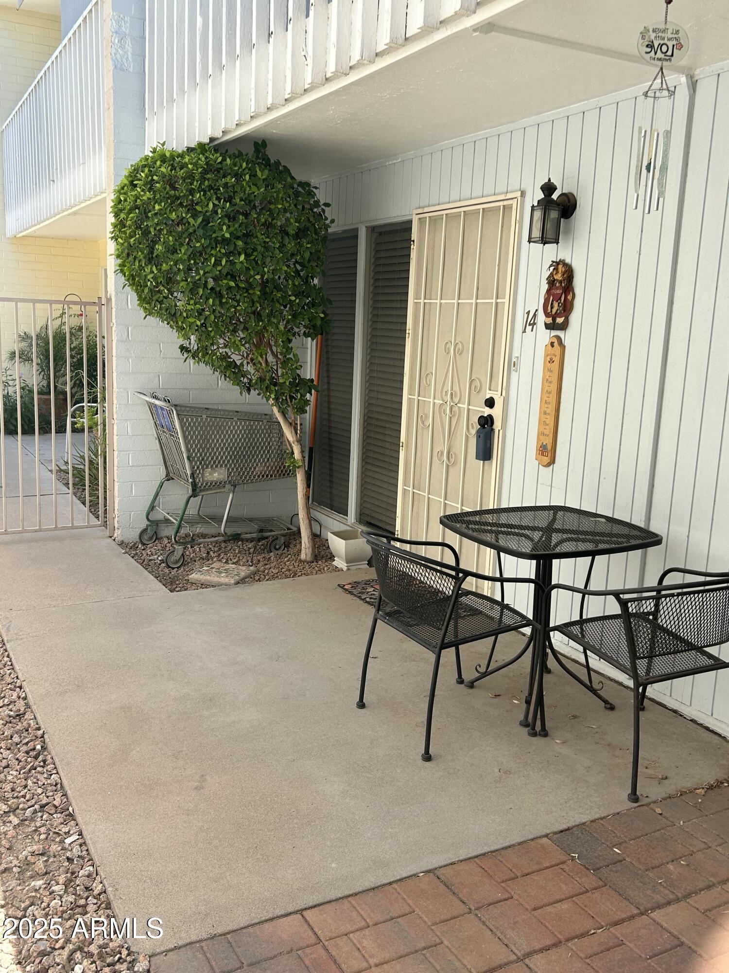 1734 W TUCKEY Lane, 14