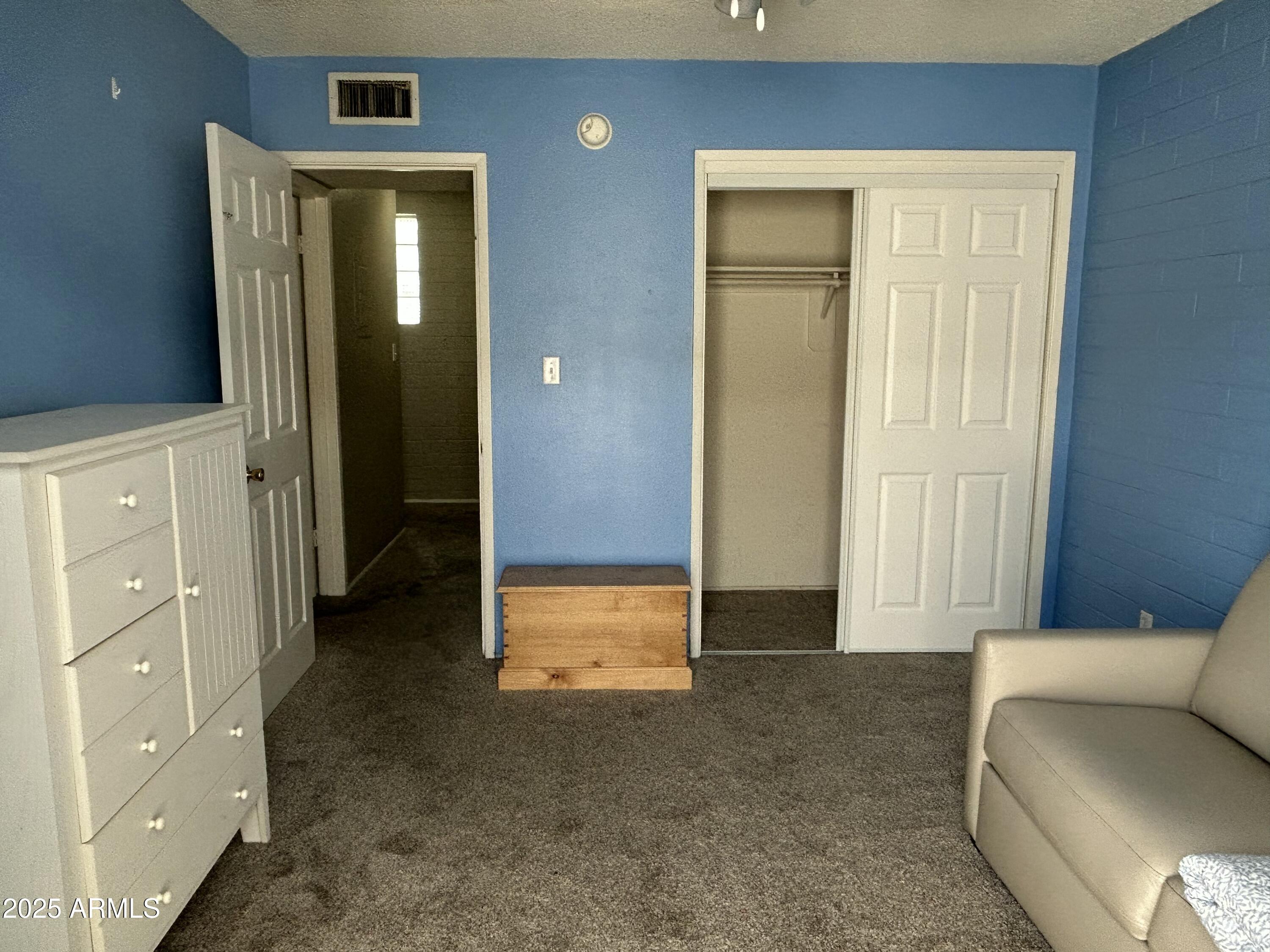 1734 W TUCKEY Lane, 14