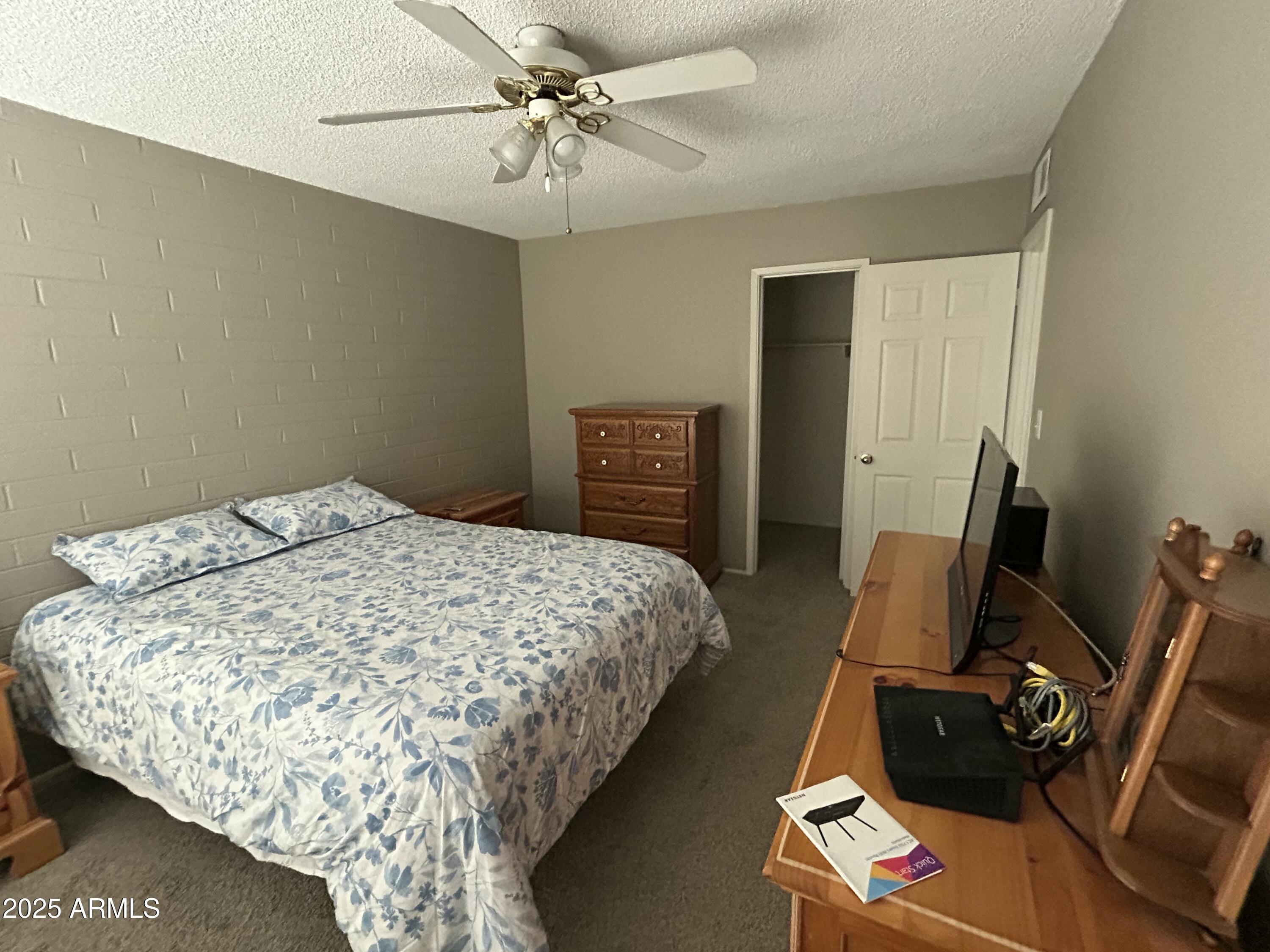 1734 W TUCKEY Lane, 14