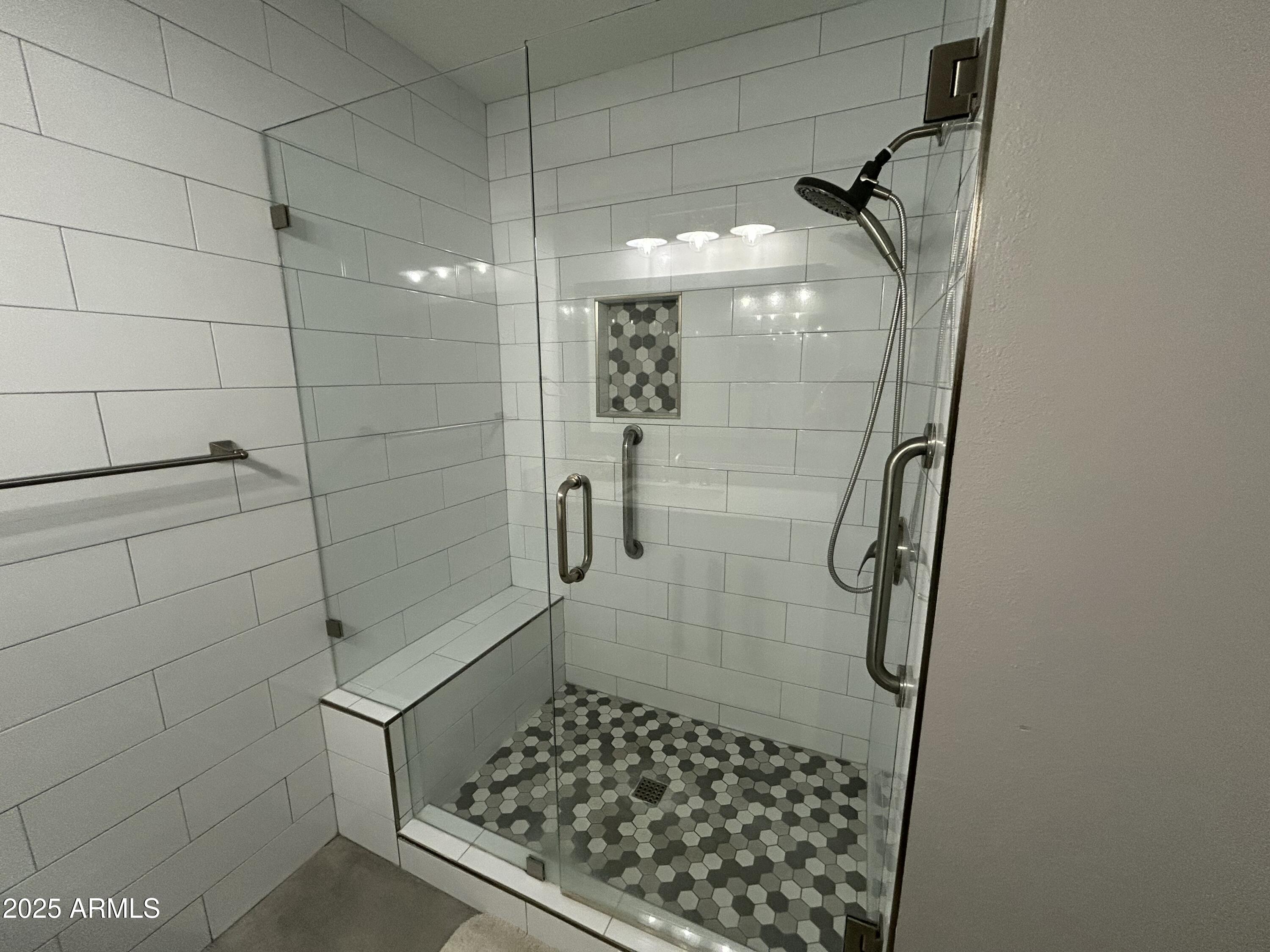 1734 W TUCKEY Lane, 14