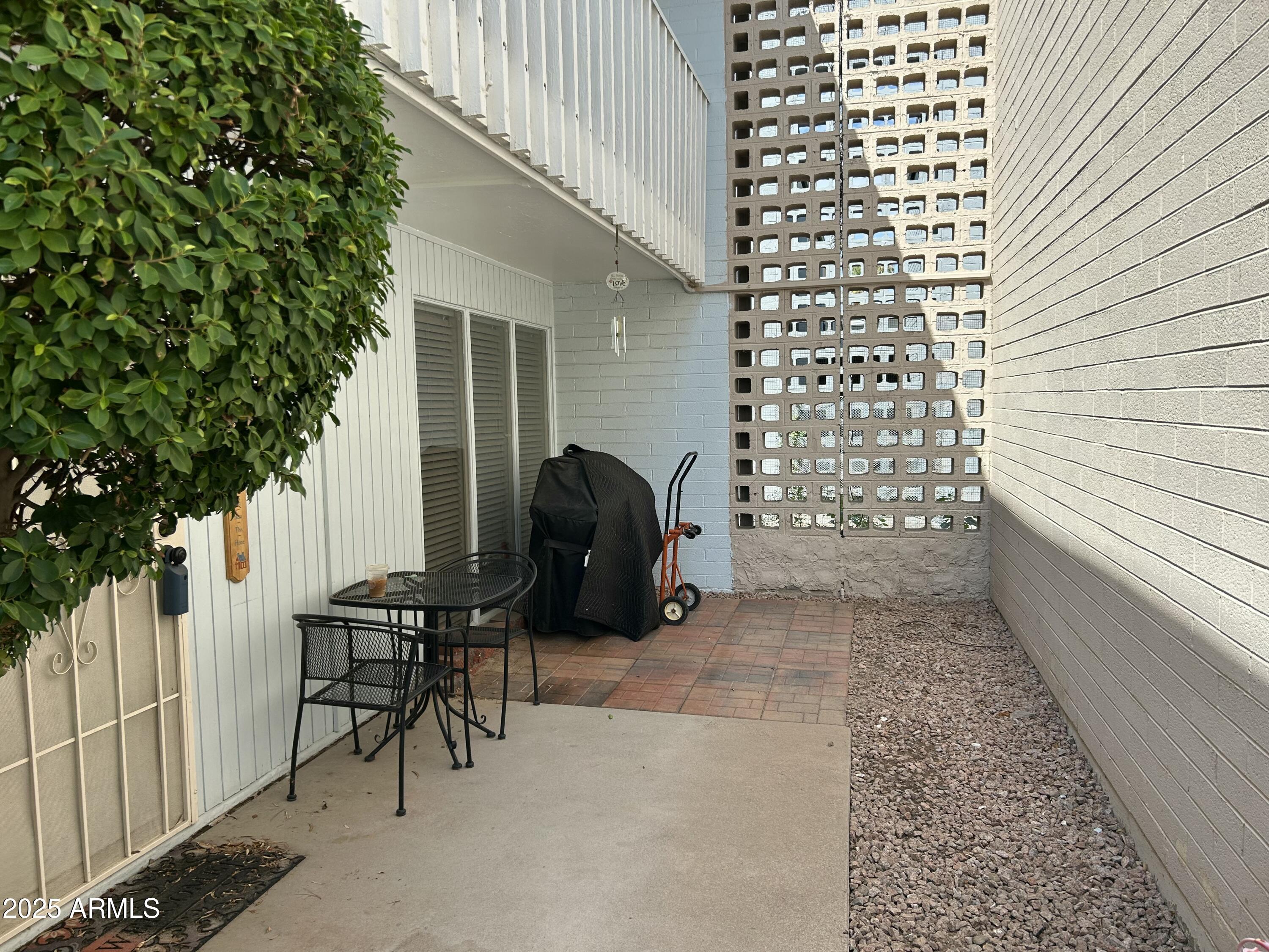 1734 W TUCKEY Lane, 14