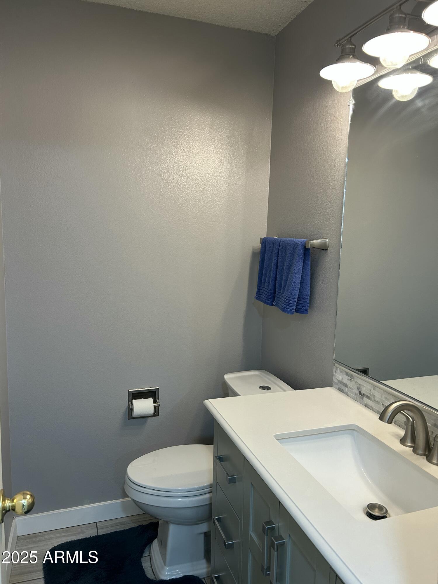 1734 W TUCKEY Lane, 14