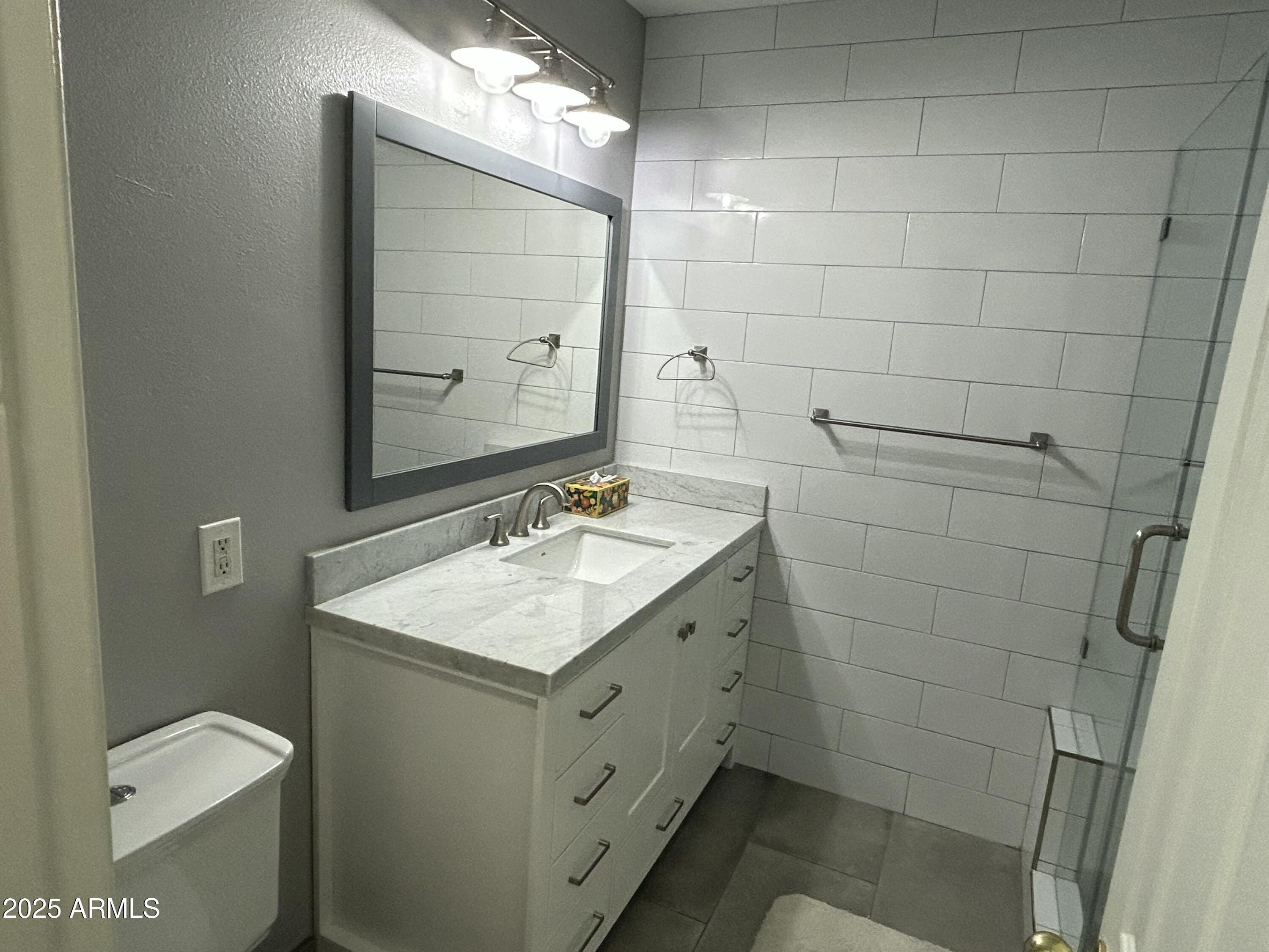 1734 W TUCKEY Lane, 14