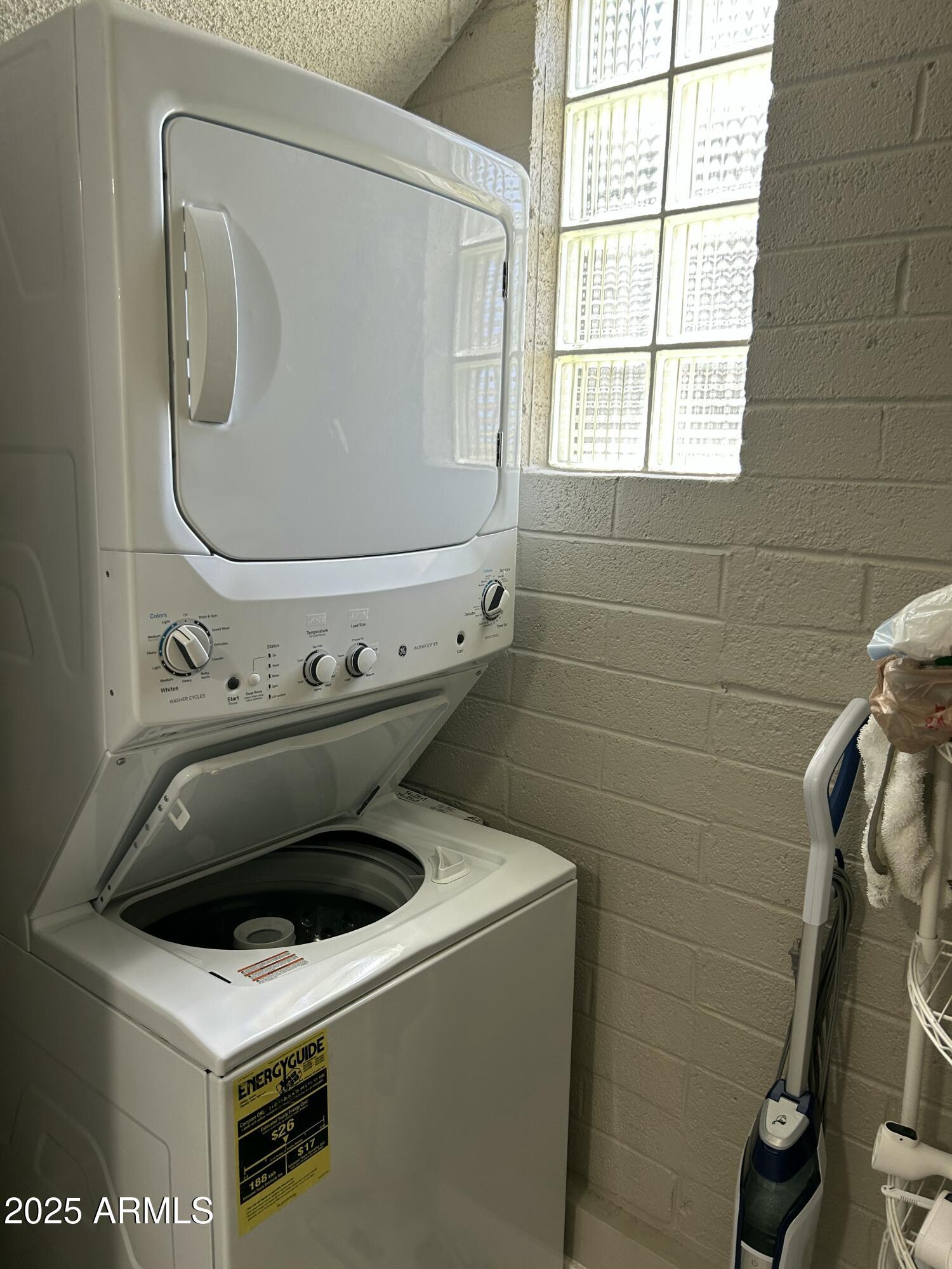 1734 W TUCKEY Lane, 14