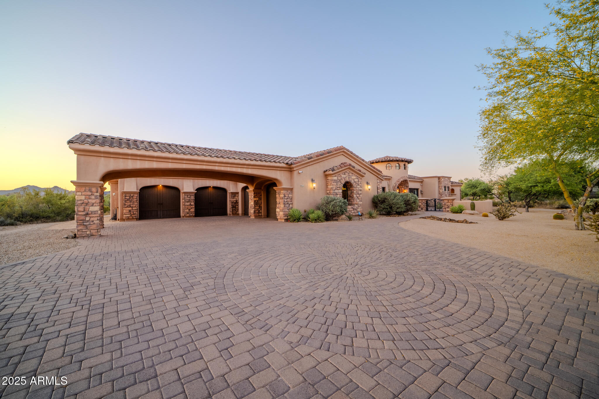 8024 E LONE MOUNTAIN Road