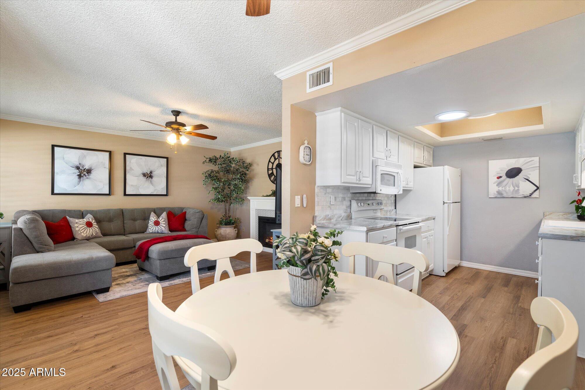 9666 W MOUNTAIN VIEW Road, A