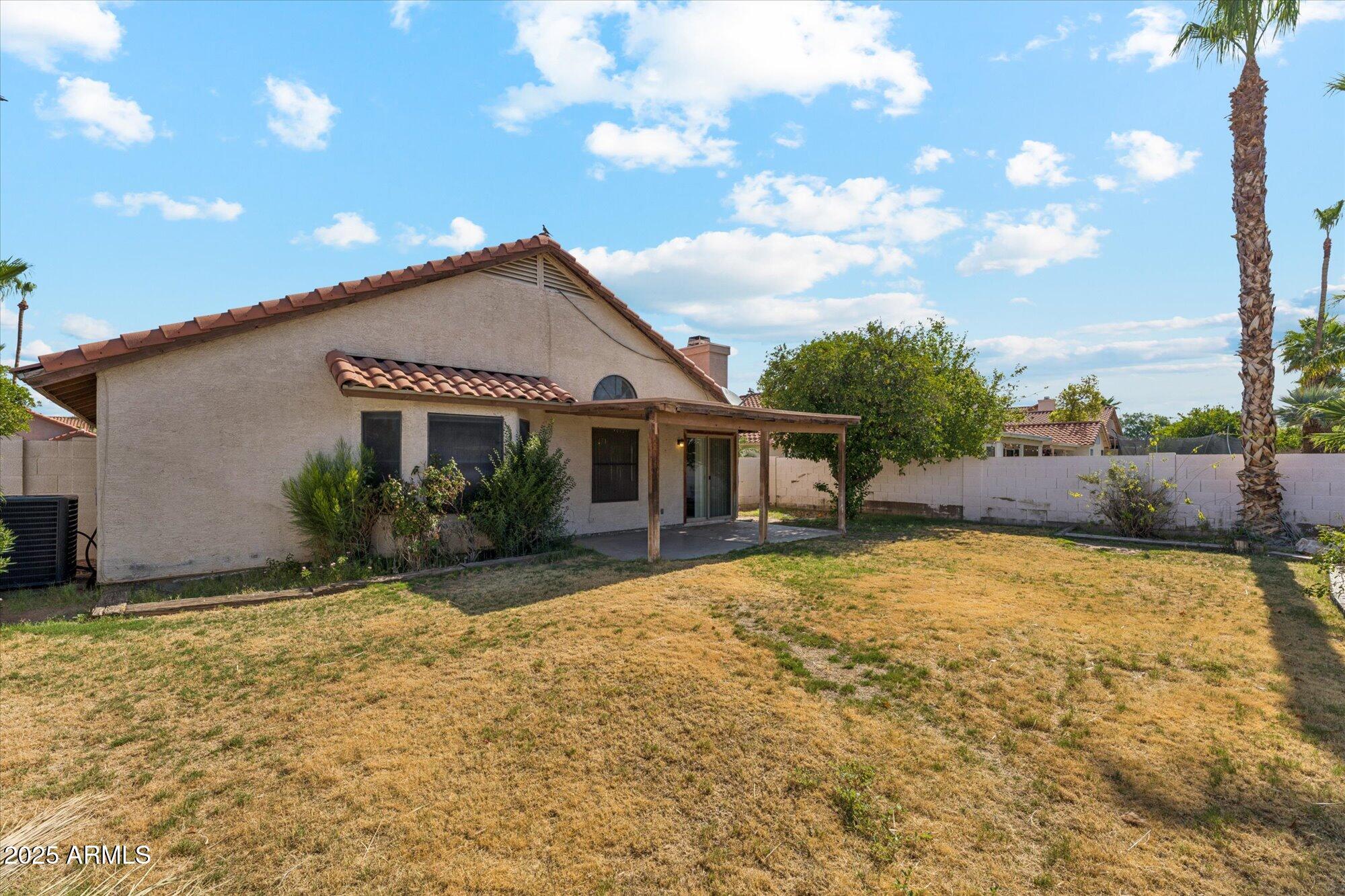 6719 W SACK Drive
