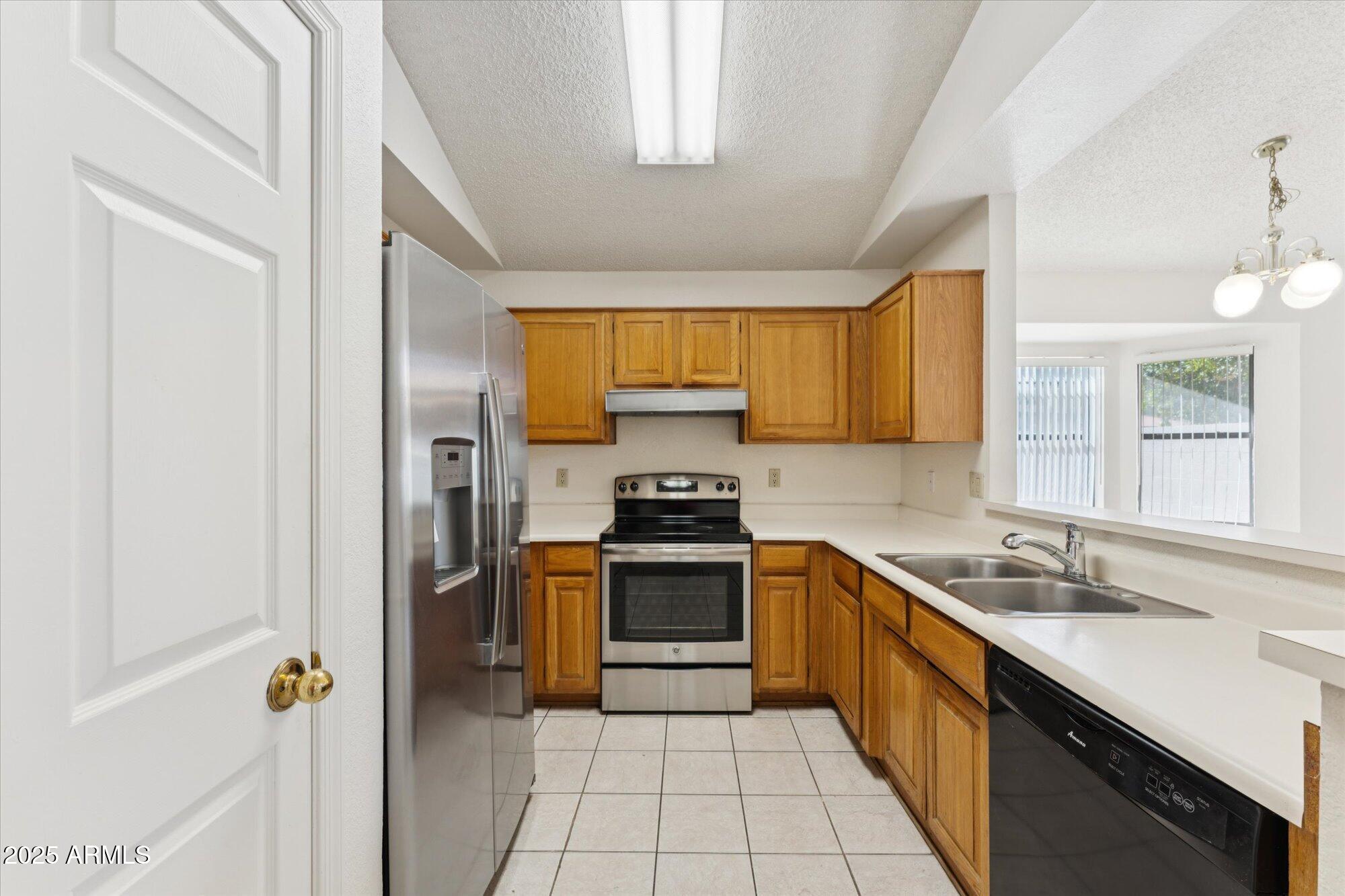 6719 W SACK Drive