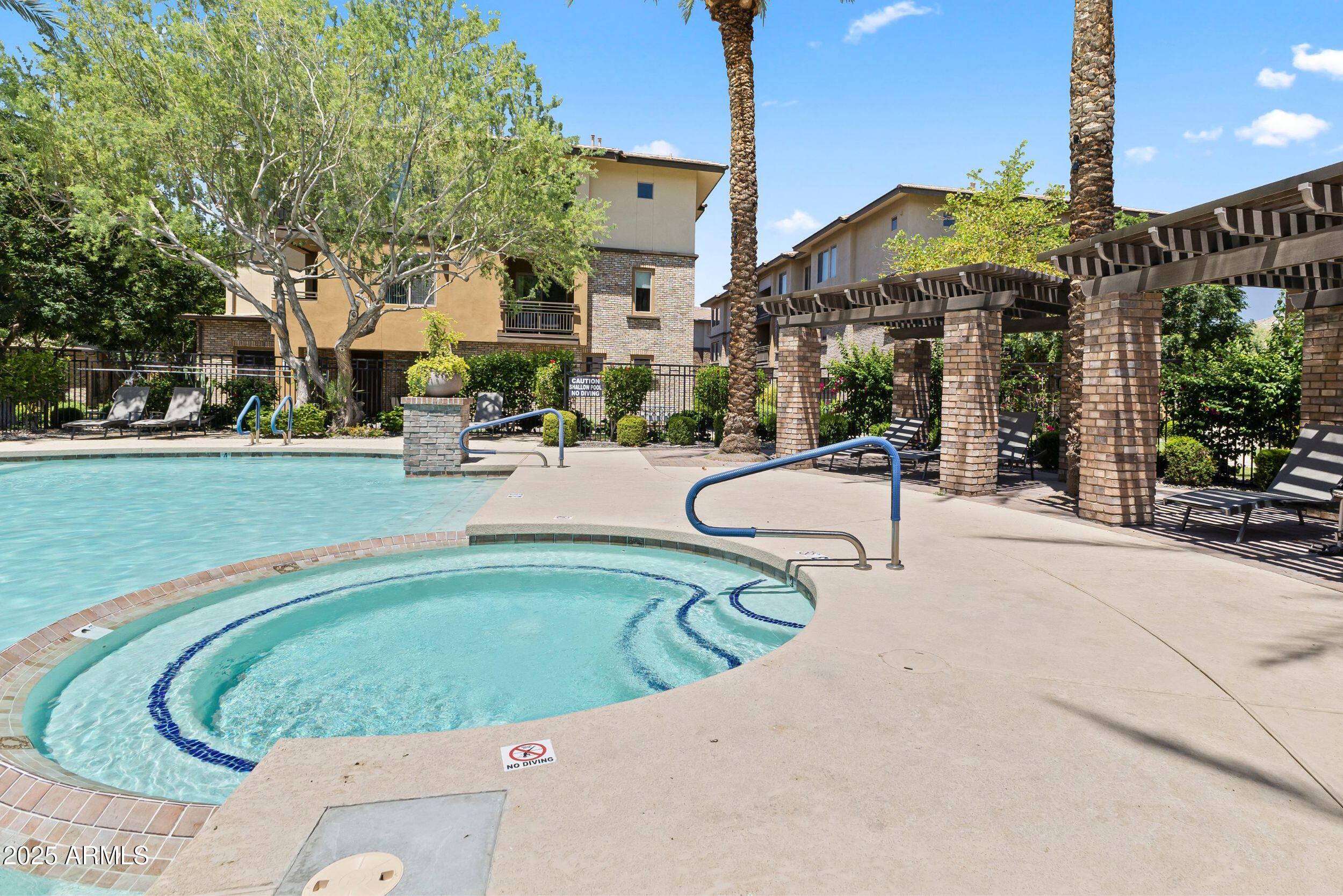 17850 N 68TH Street, 1017