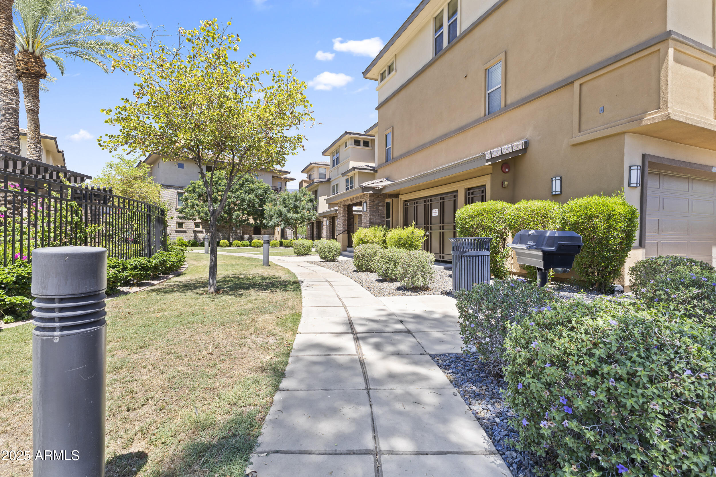 17850 N 68TH Street, 1017