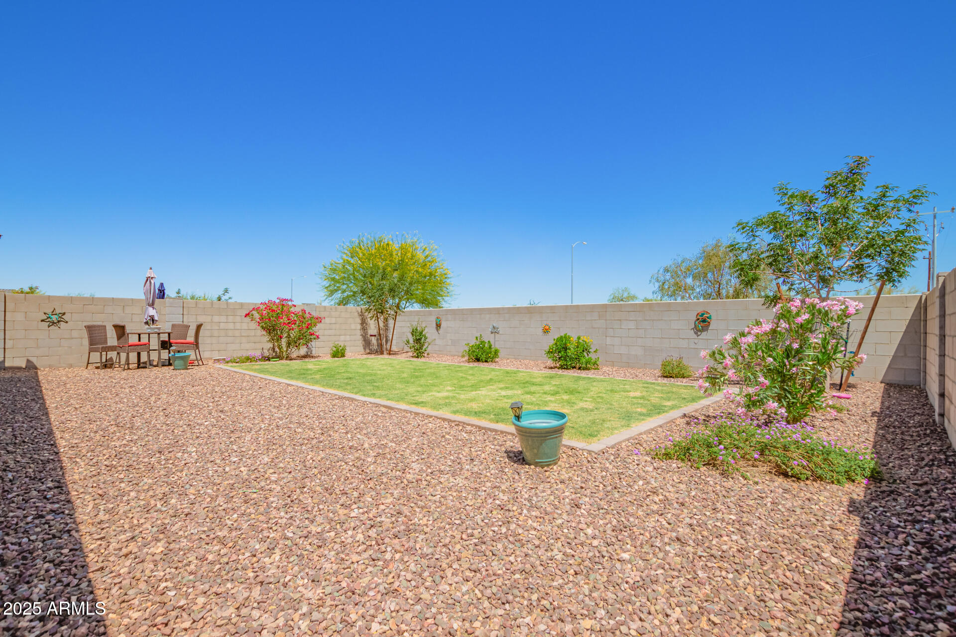17352 W RED FOX Road