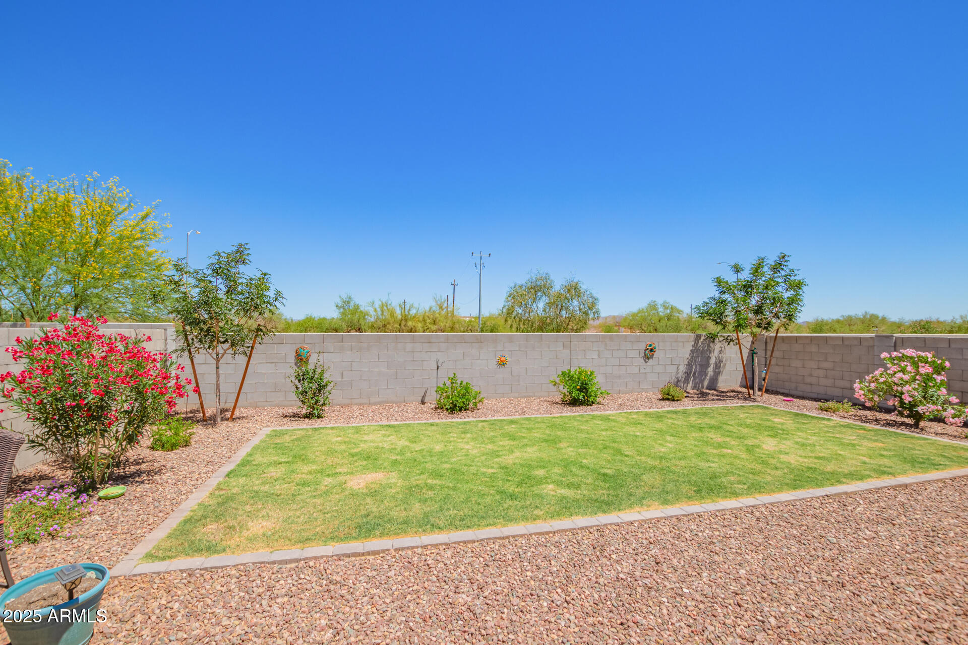 17352 W RED FOX Road