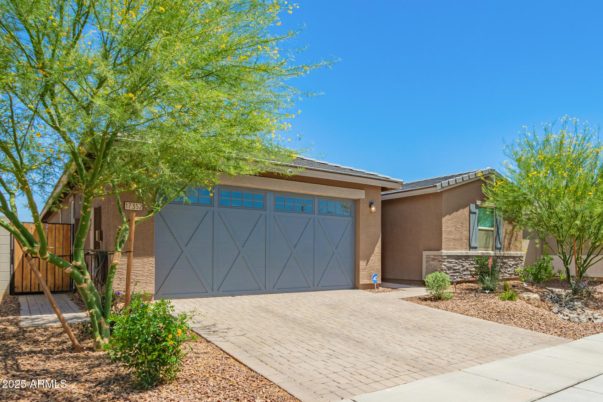17352 W RED FOX Road