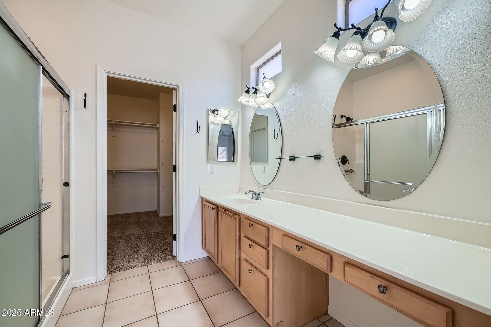 2729 N KENTON Street