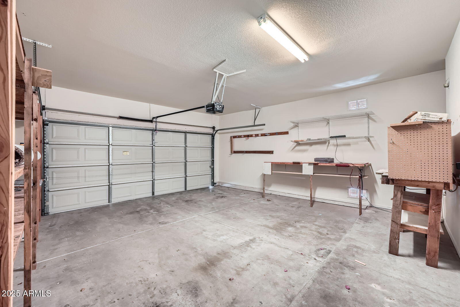 2729 N KENTON Street