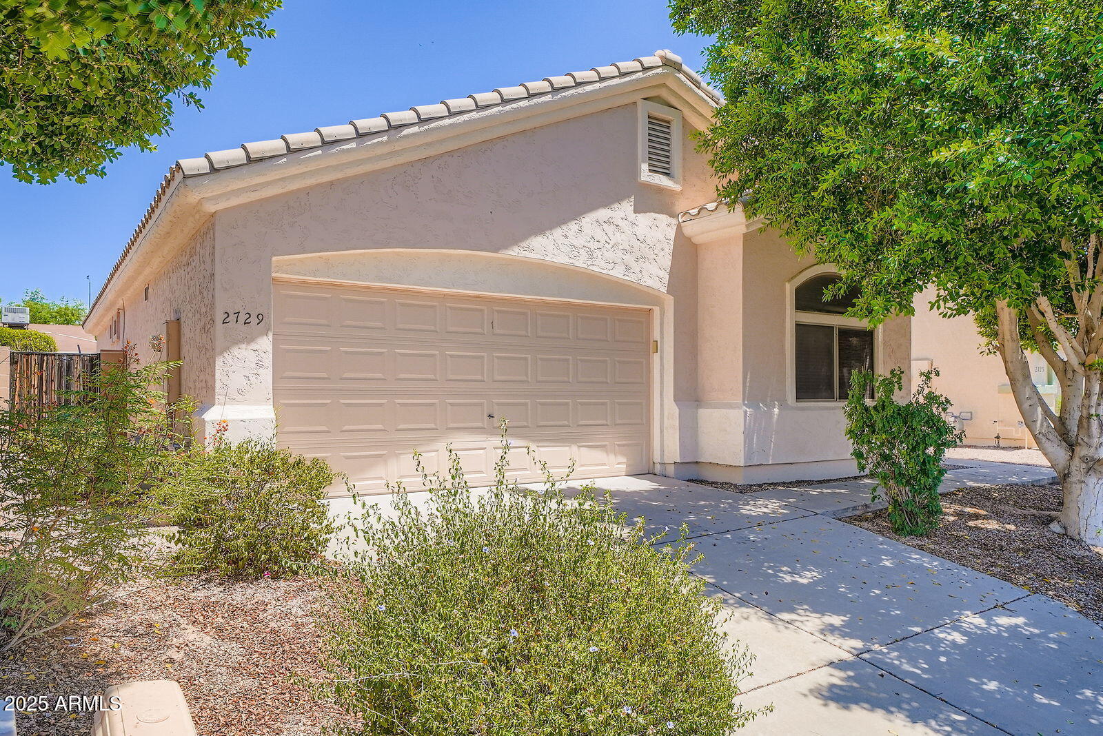 2729 N KENTON Street