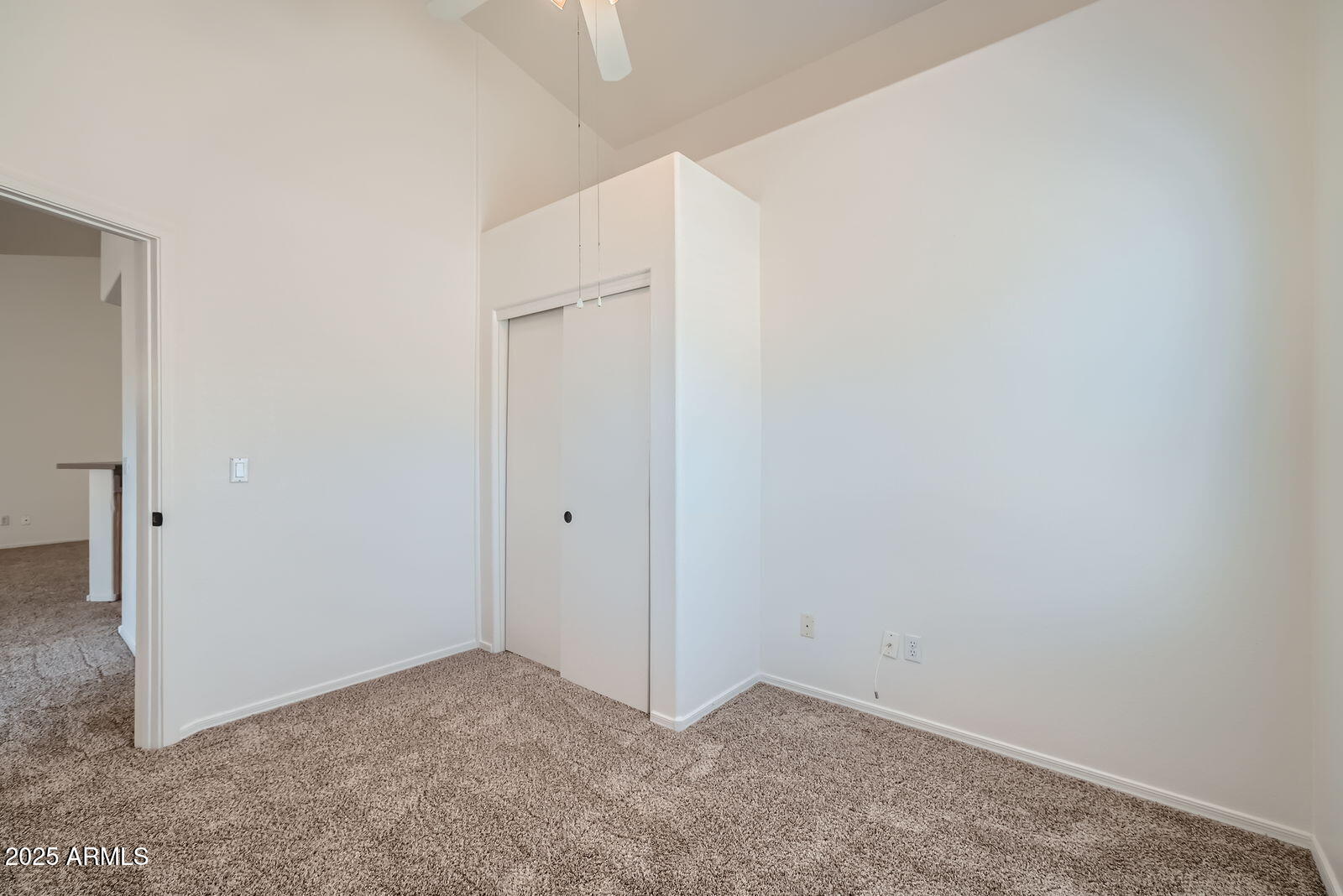 2729 N KENTON Street