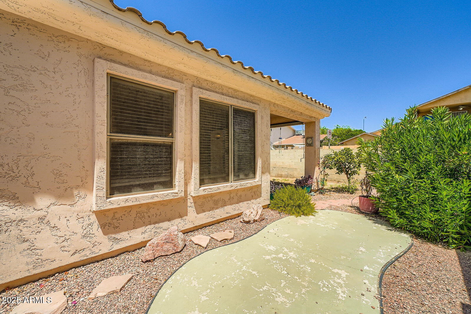 2729 N KENTON Street