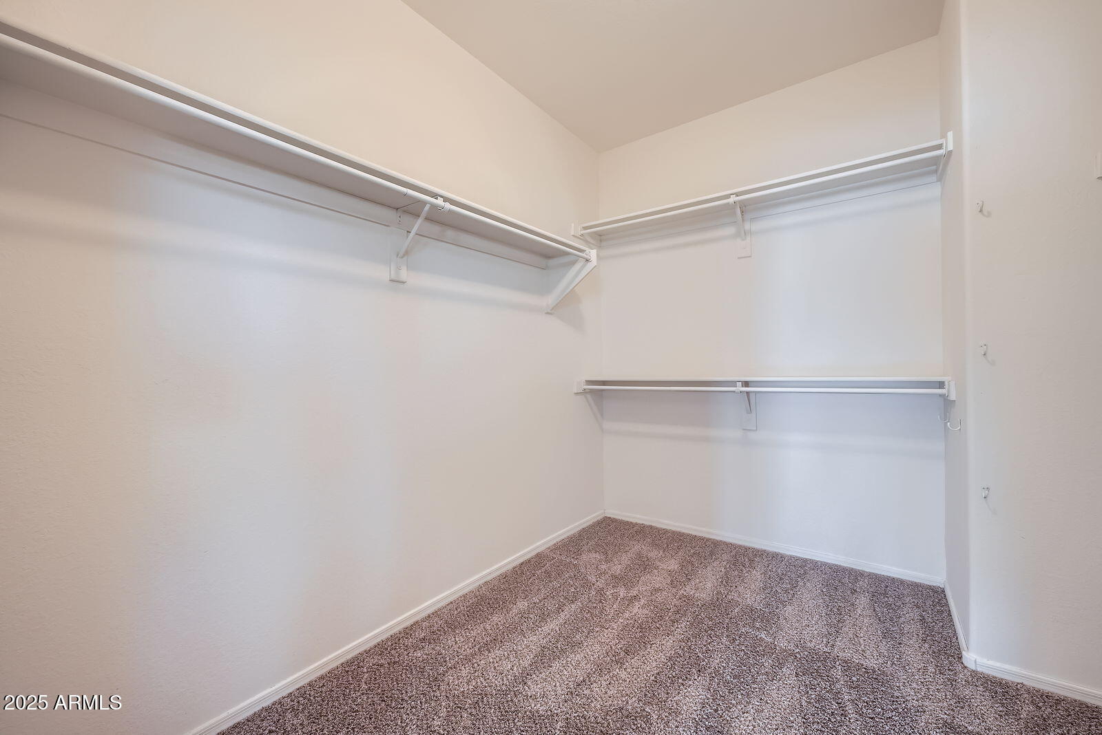 2729 N KENTON Street