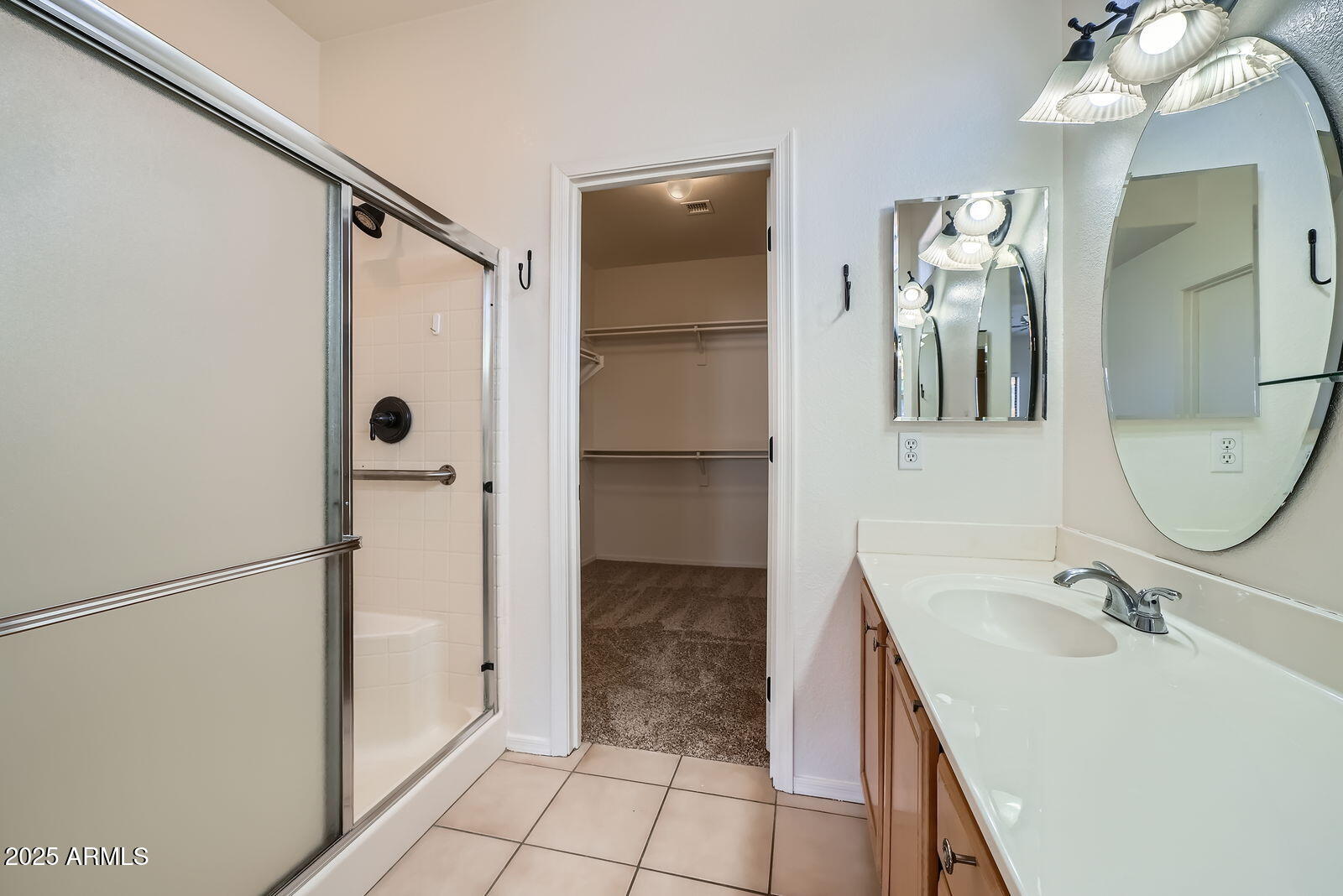 2729 N KENTON Street