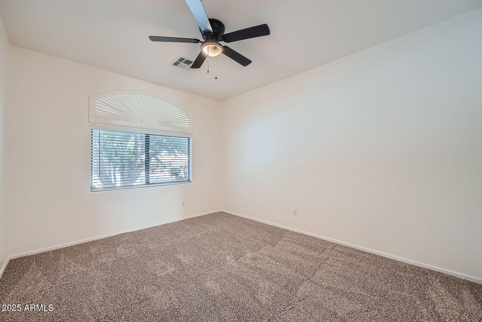 2729 N KENTON Street