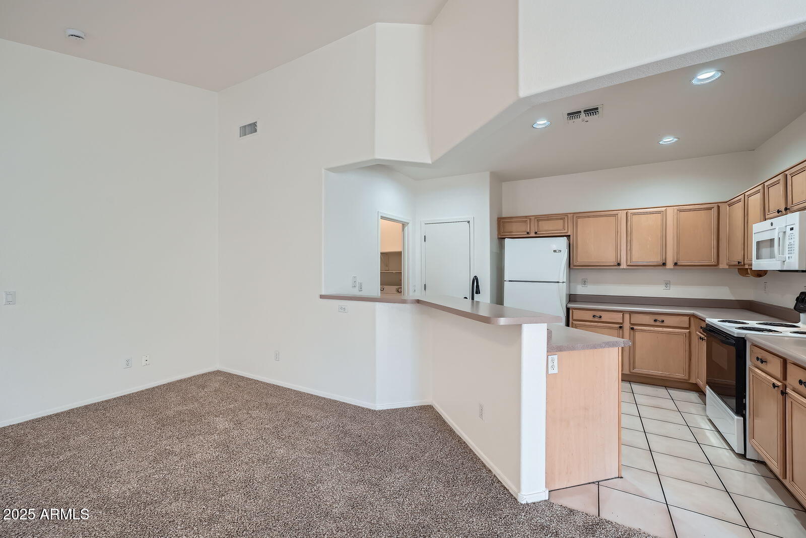 2729 N KENTON Street