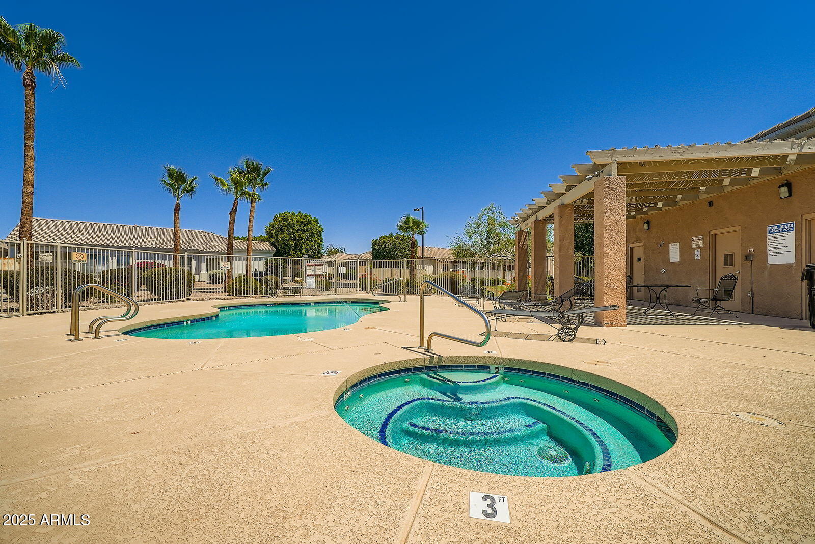 2729 N KENTON Street