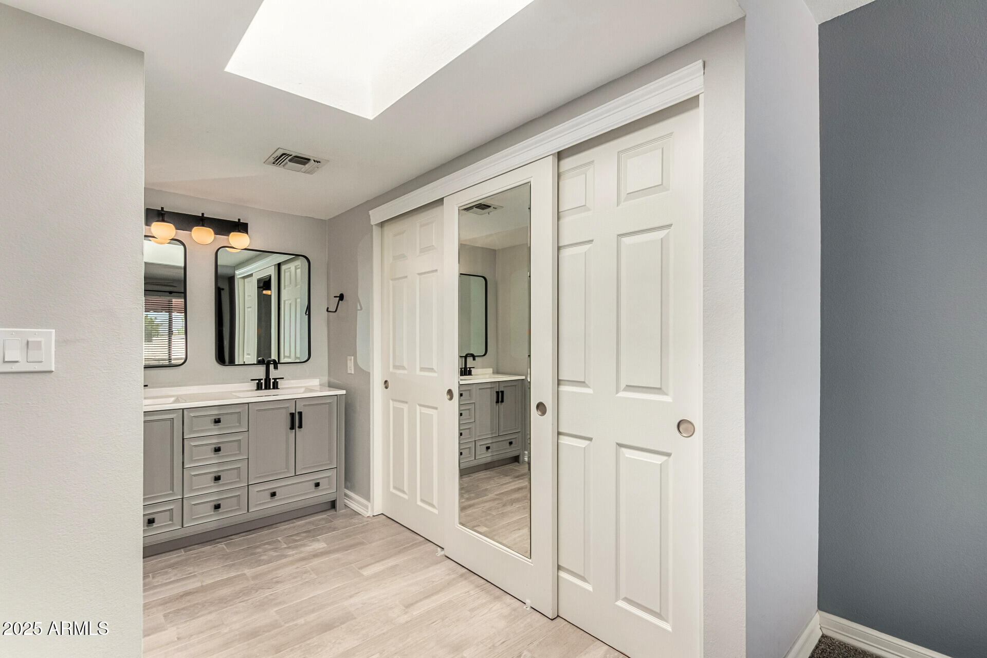 26 E CORAL GABLES Drive