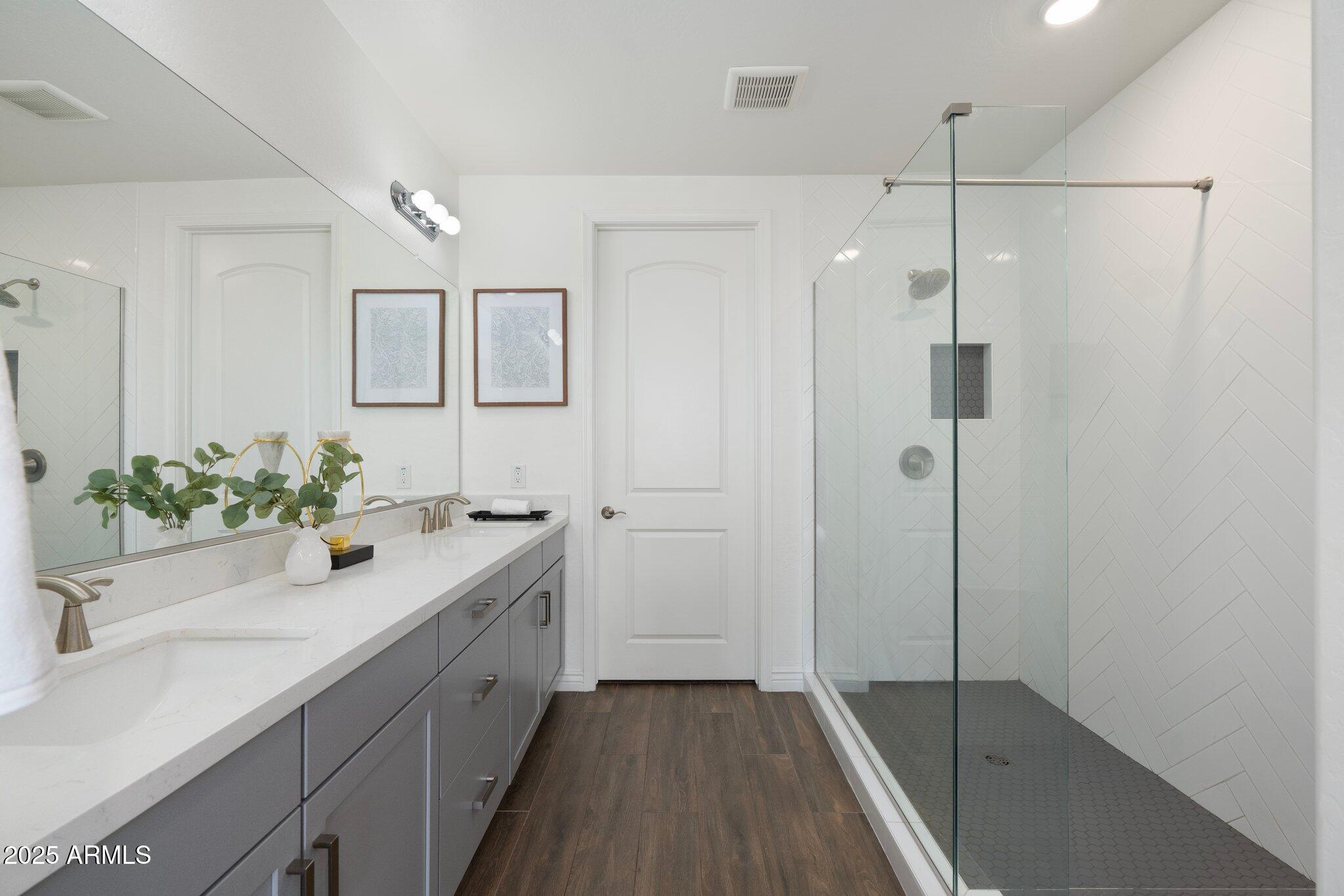 5100 E RANCHO PALOMA Drive, 1044