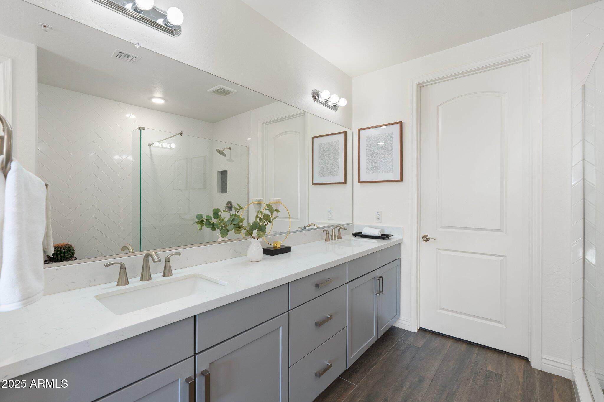 5100 E RANCHO PALOMA Drive, 1044