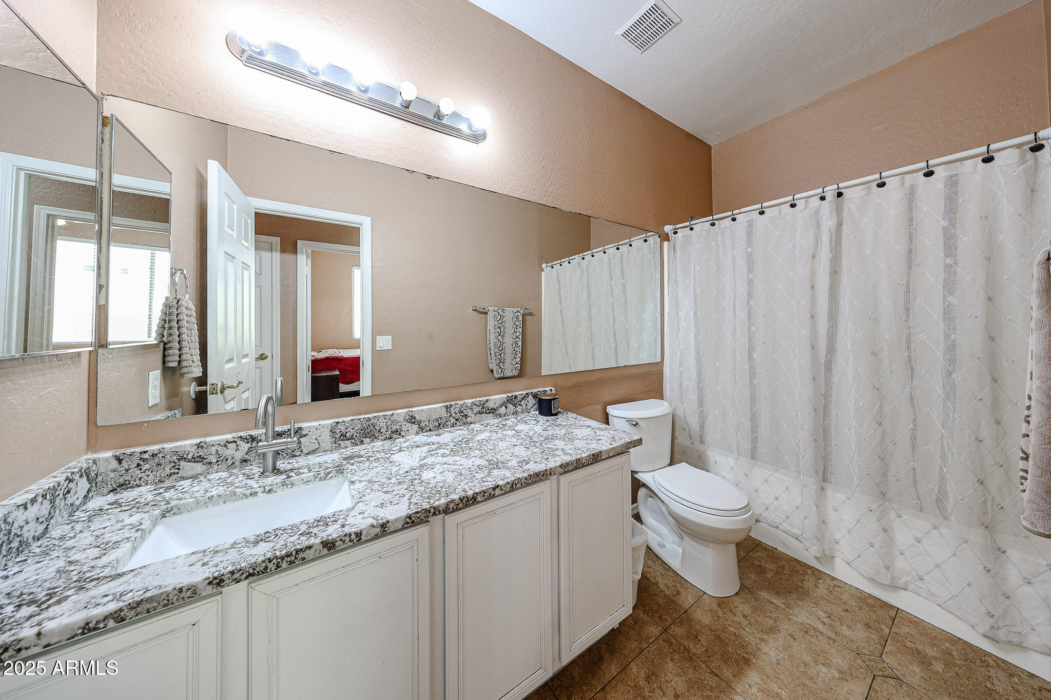 10414 W WINDSOR Avenue