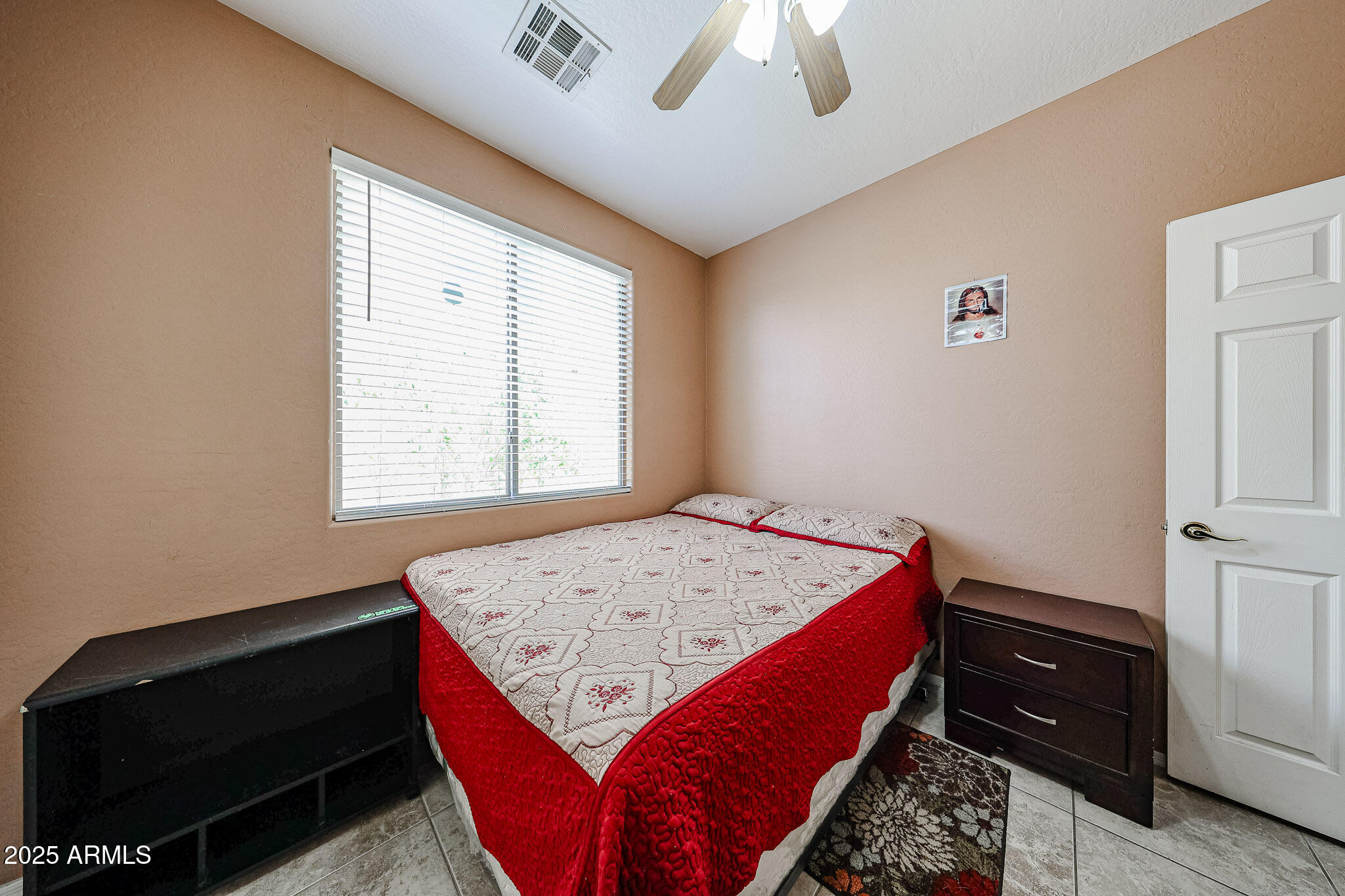 10414 W WINDSOR Avenue