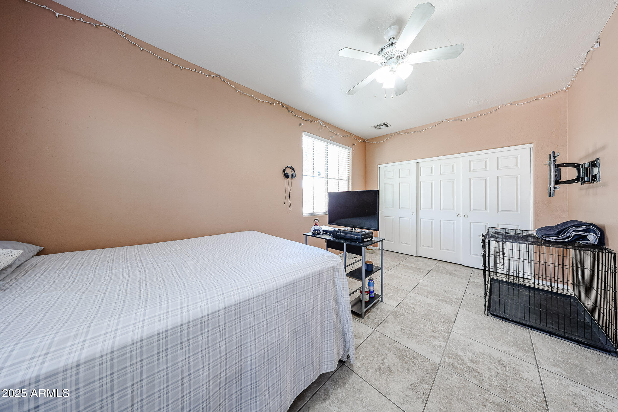 10414 W WINDSOR Avenue