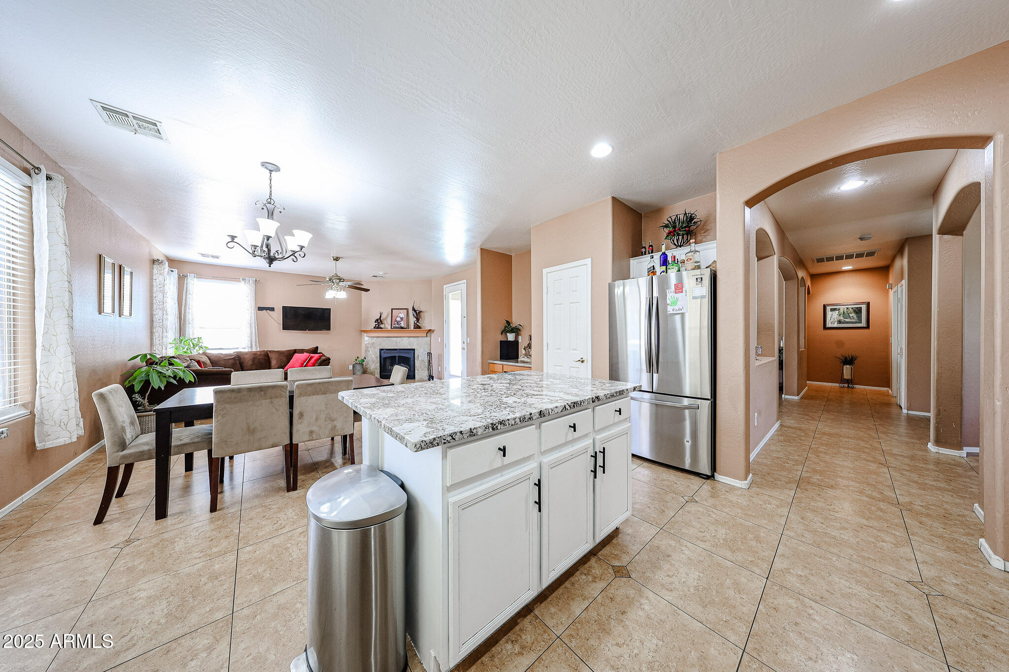 10414 W WINDSOR Avenue