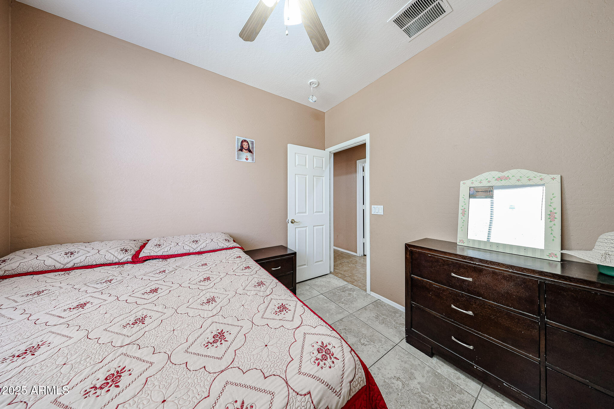 10414 W WINDSOR Avenue