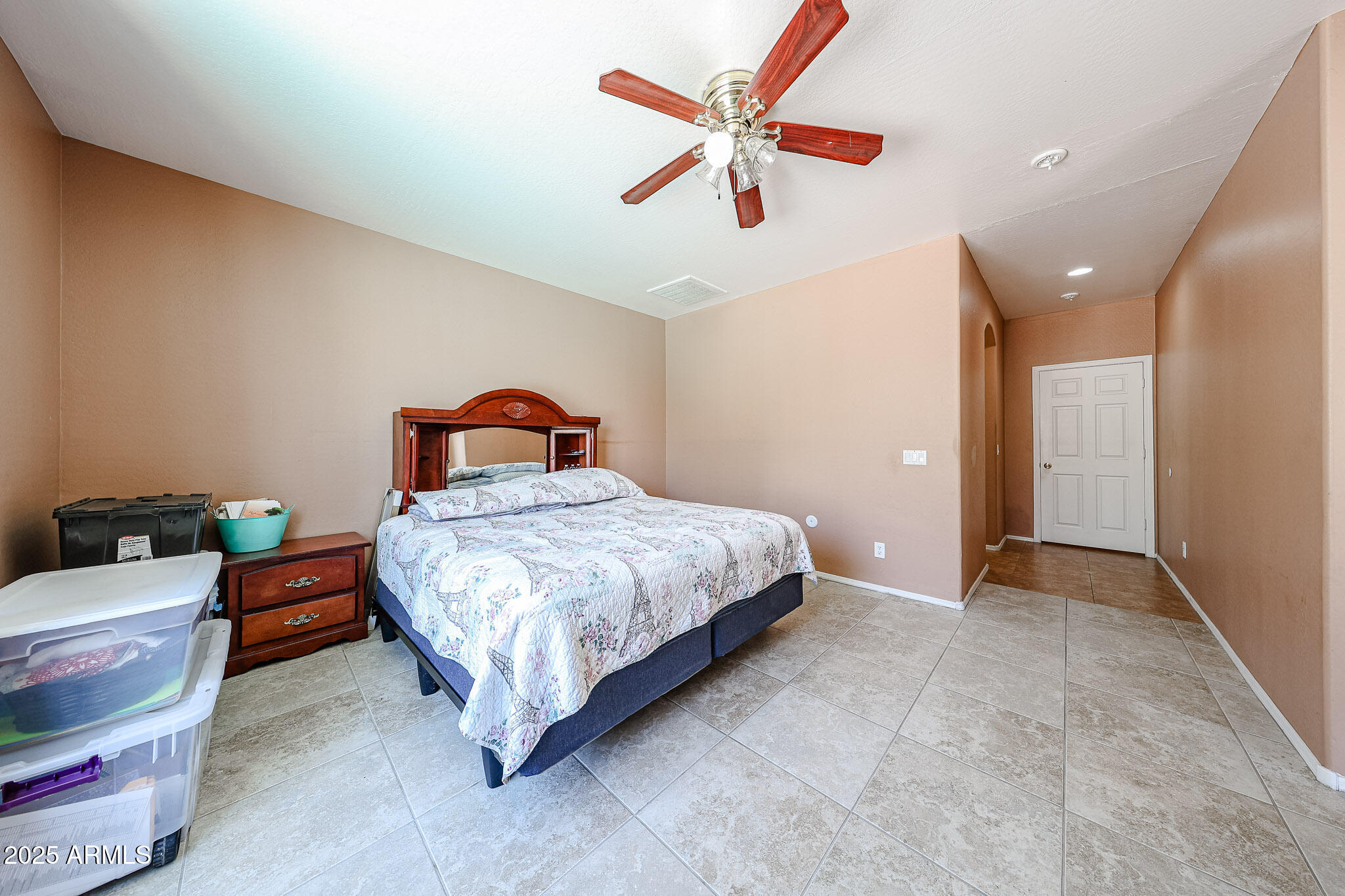 10414 W WINDSOR Avenue