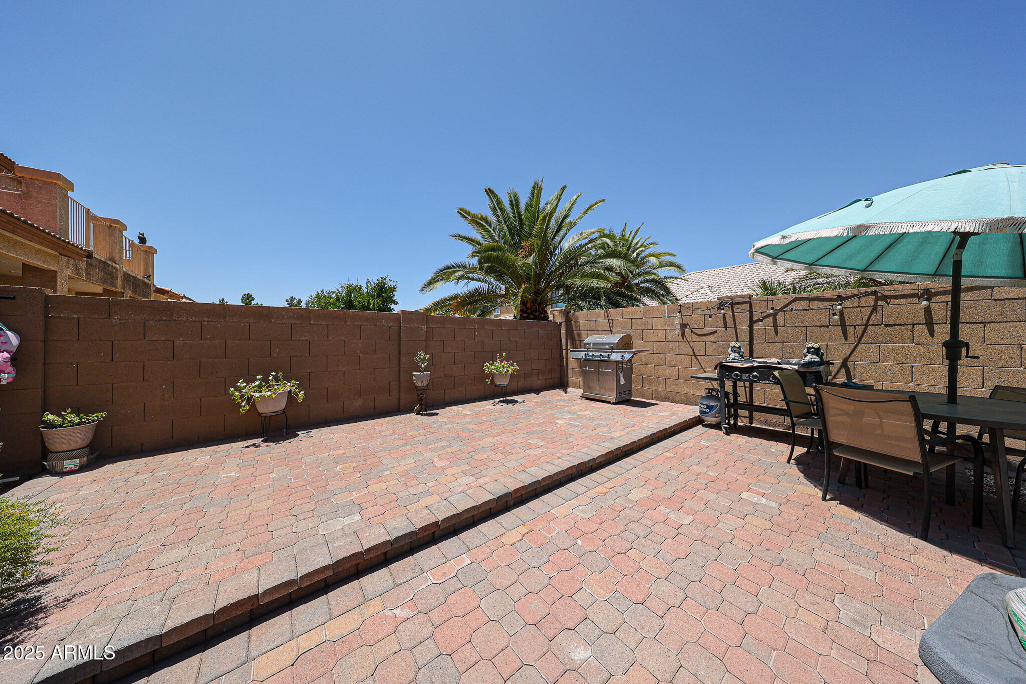 10414 W WINDSOR Avenue