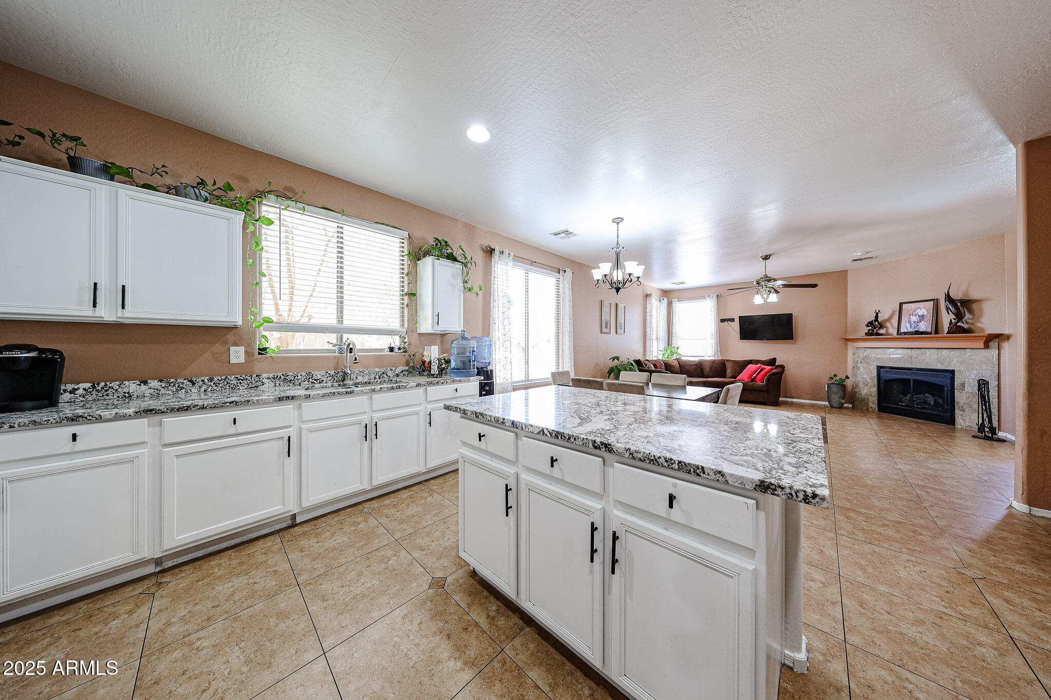 10414 W WINDSOR Avenue