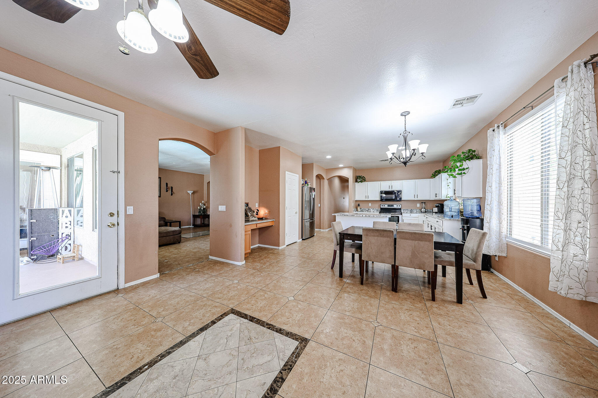 10414 W WINDSOR Avenue