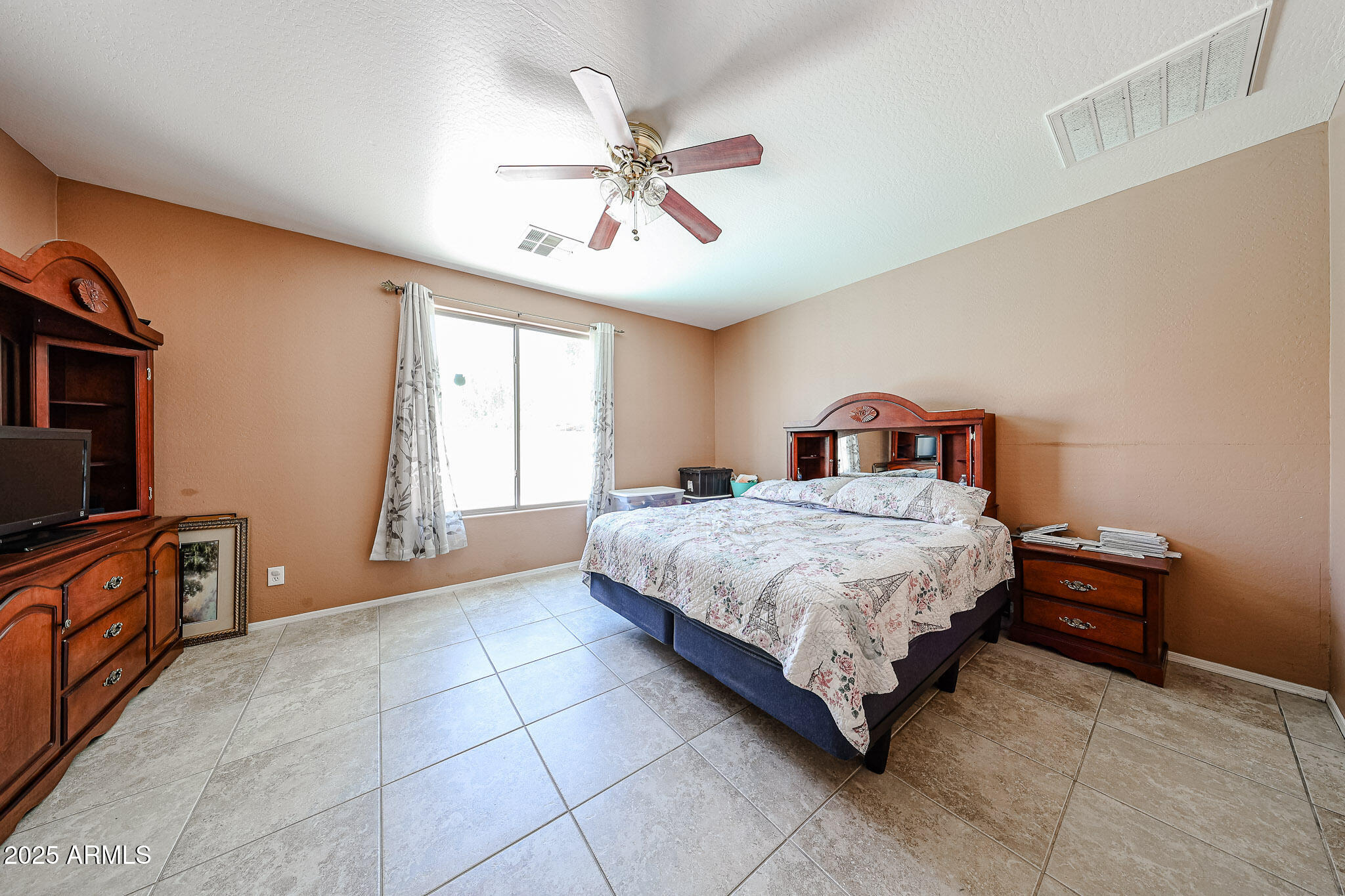 10414 W WINDSOR Avenue