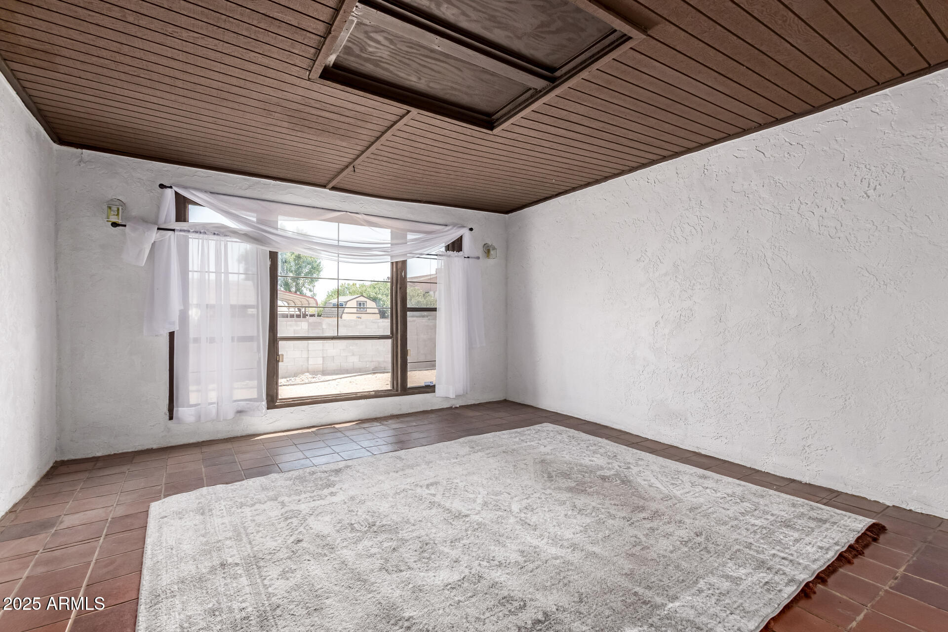 1407 E EL CAMINO Drive