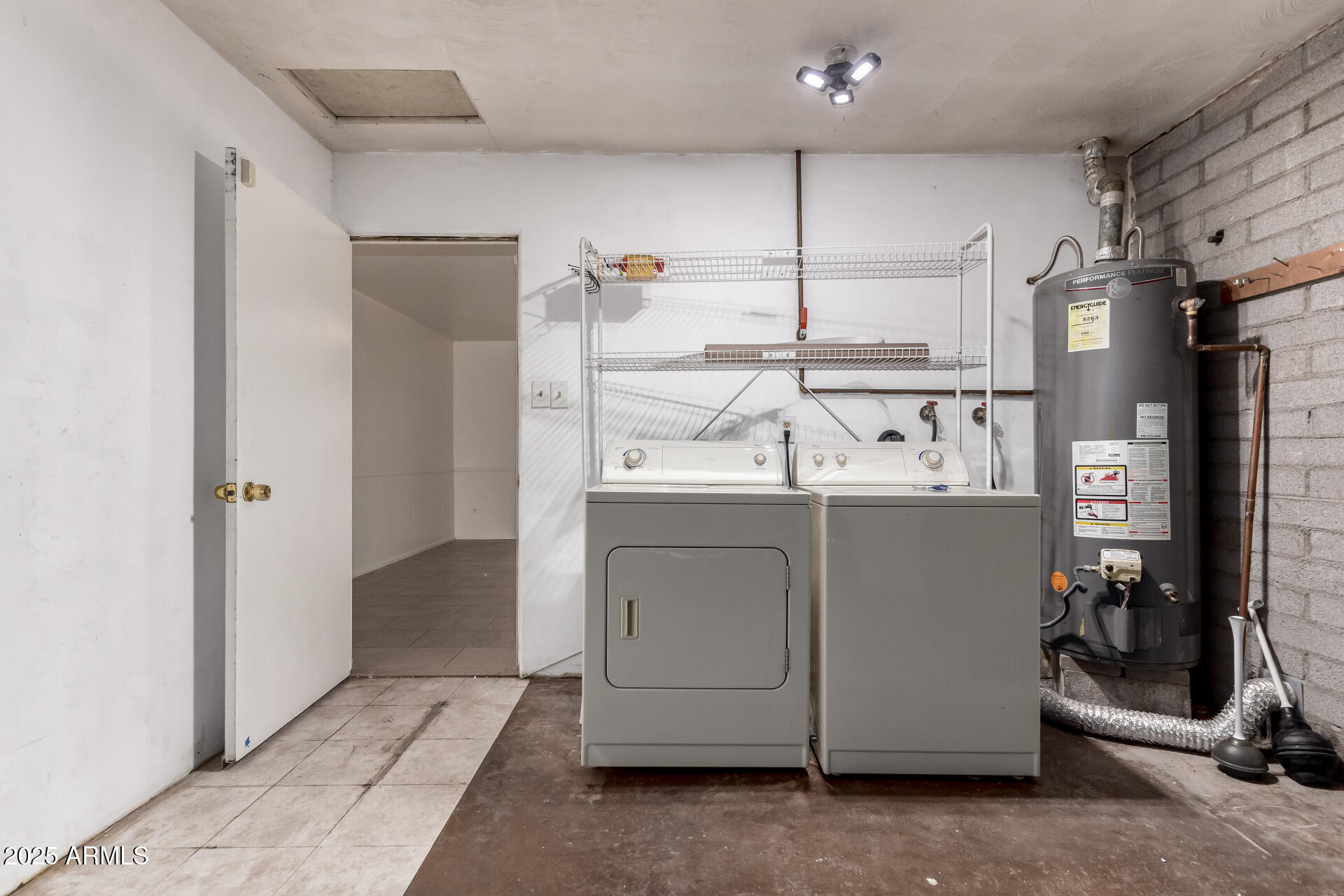 1407 E EL CAMINO Drive