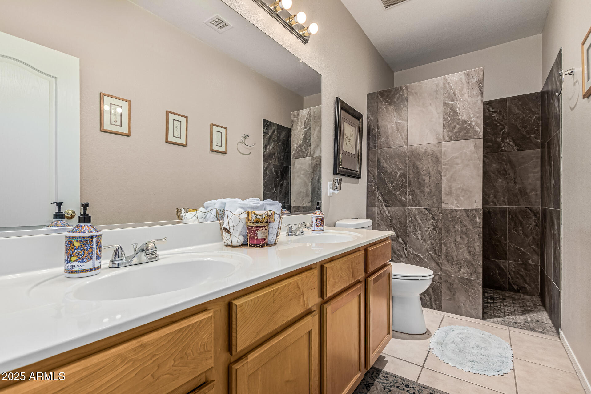 9185 W CLARA Lane