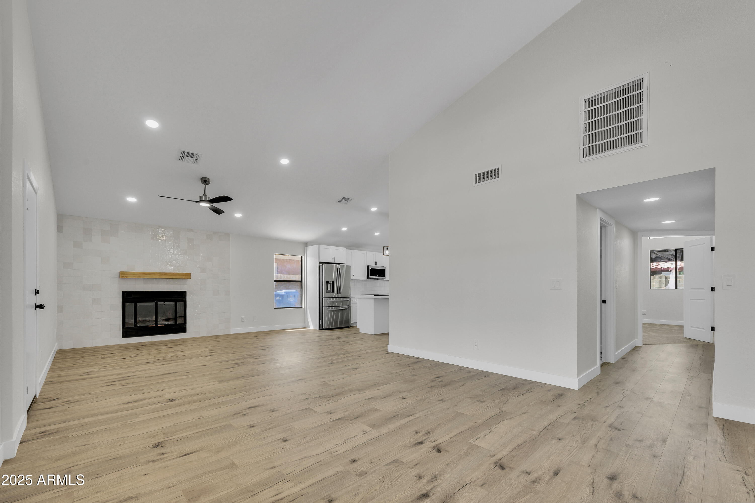 3926 E COCONINO Street