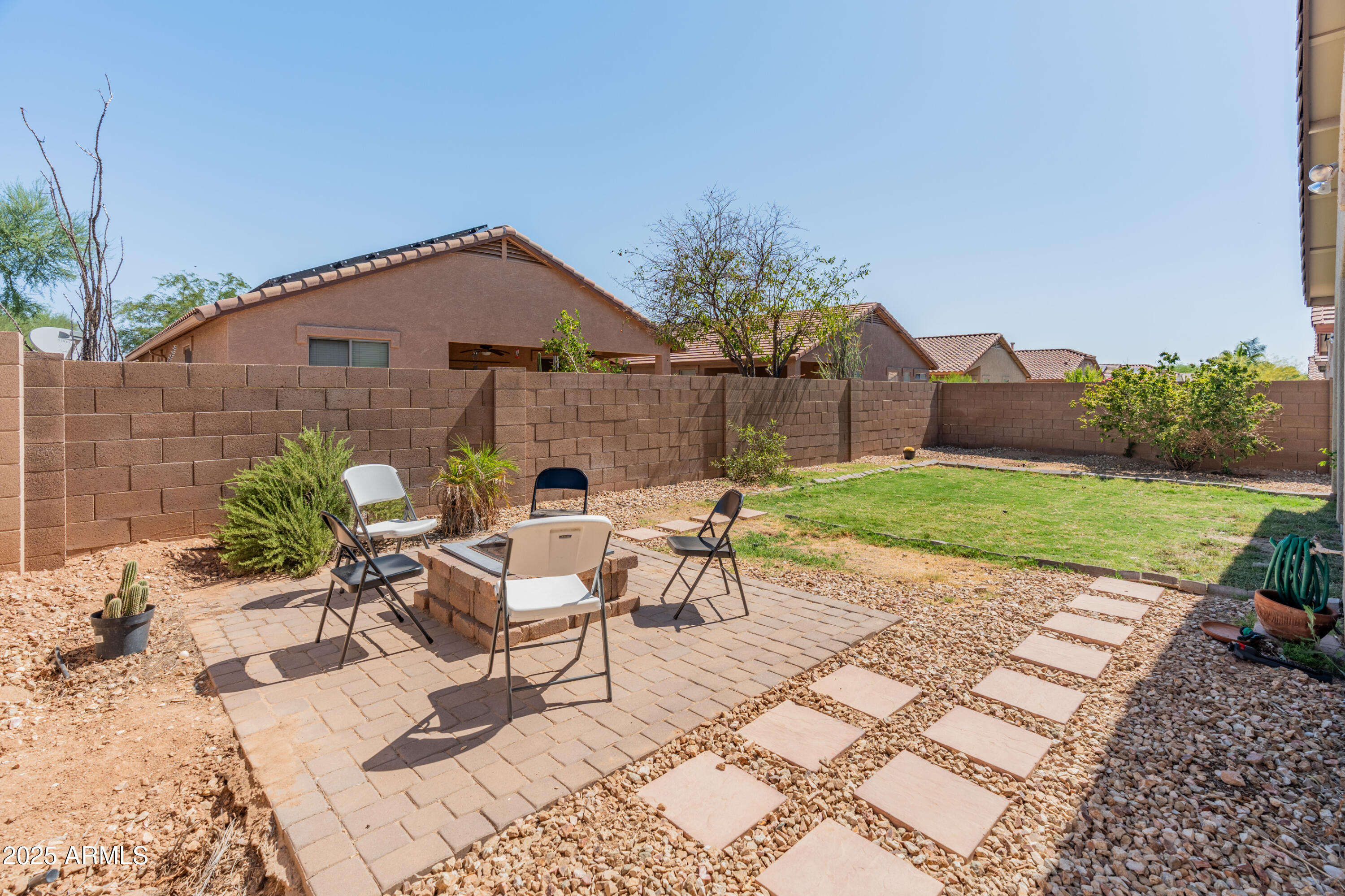 17056 W BRISTOL Lane