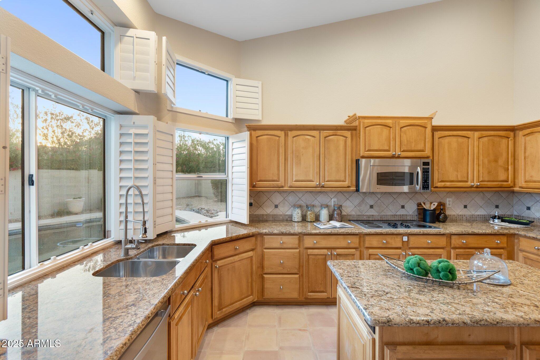 4914 E WINDSTONE Trail