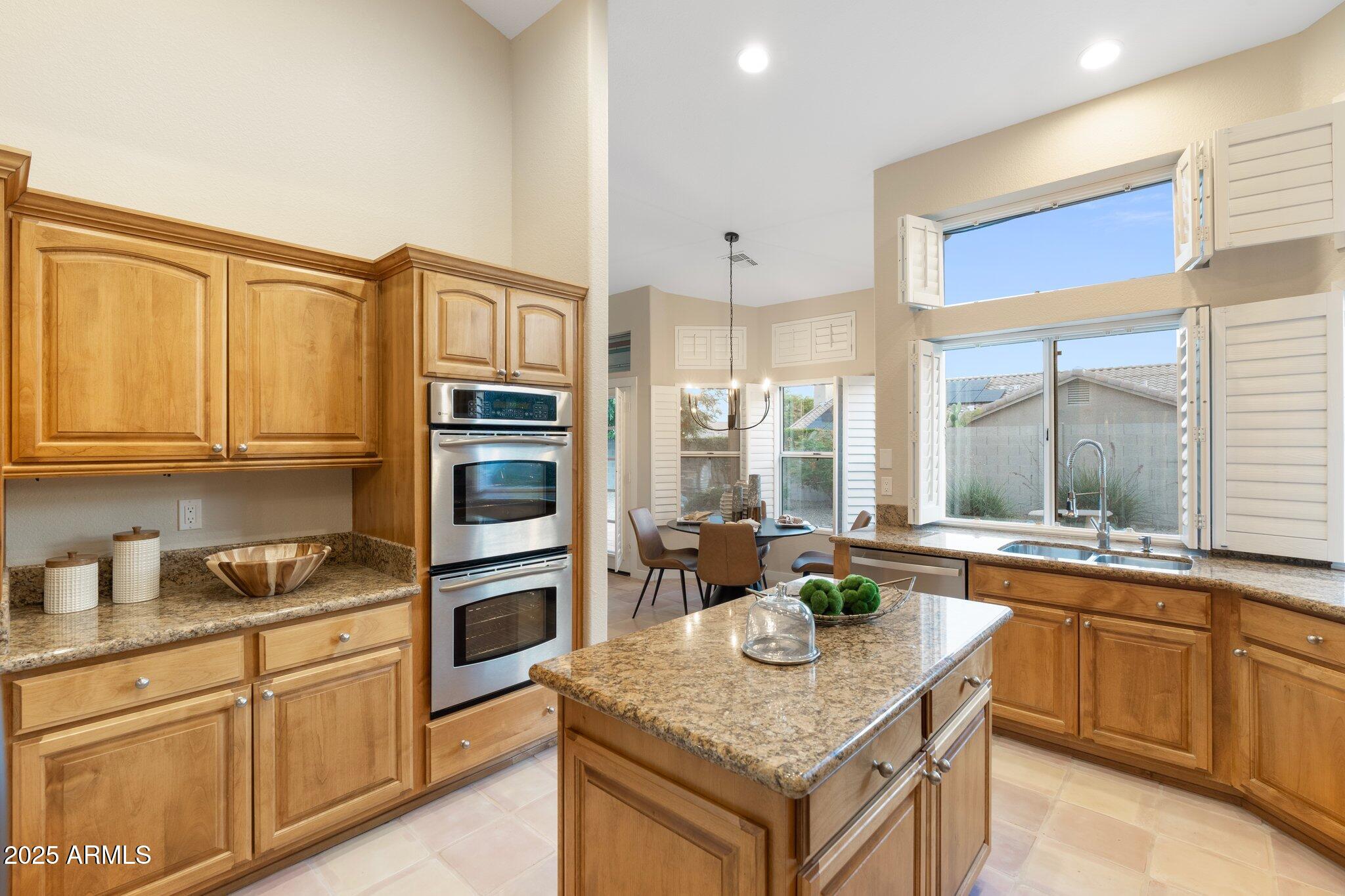 4914 E WINDSTONE Trail