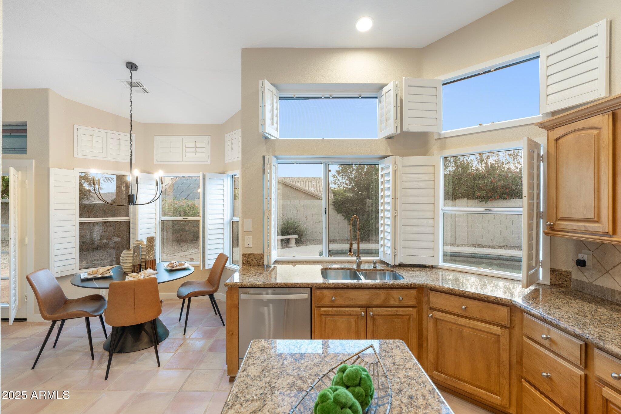 4914 E WINDSTONE Trail